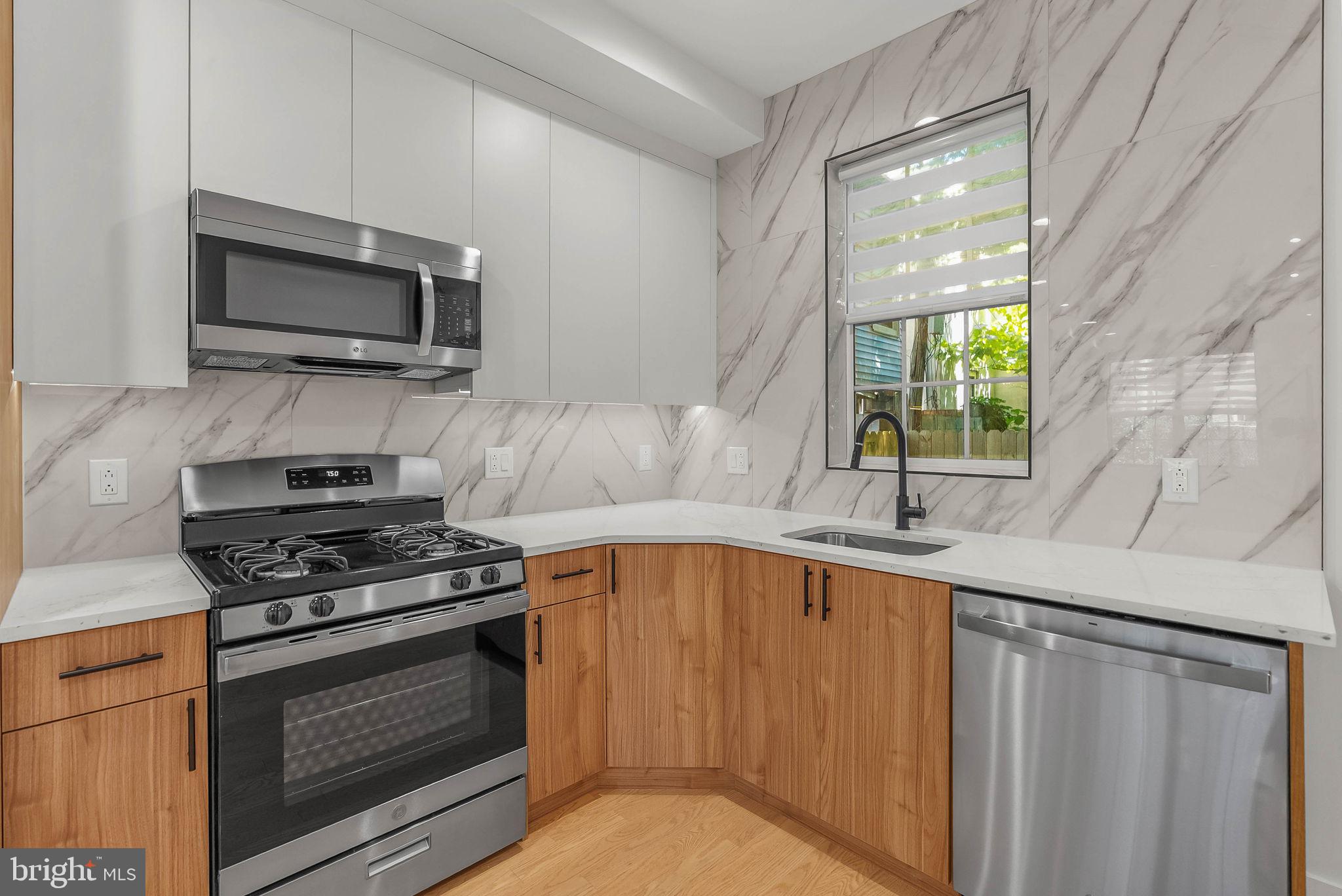 KENSINGTON - Residential