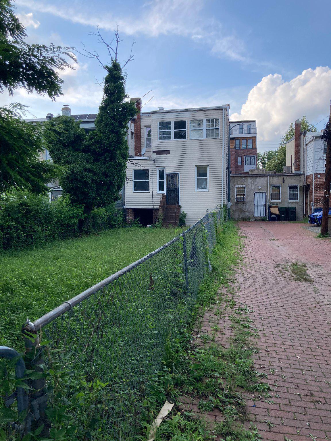 PETWORTH - Commercial Sale