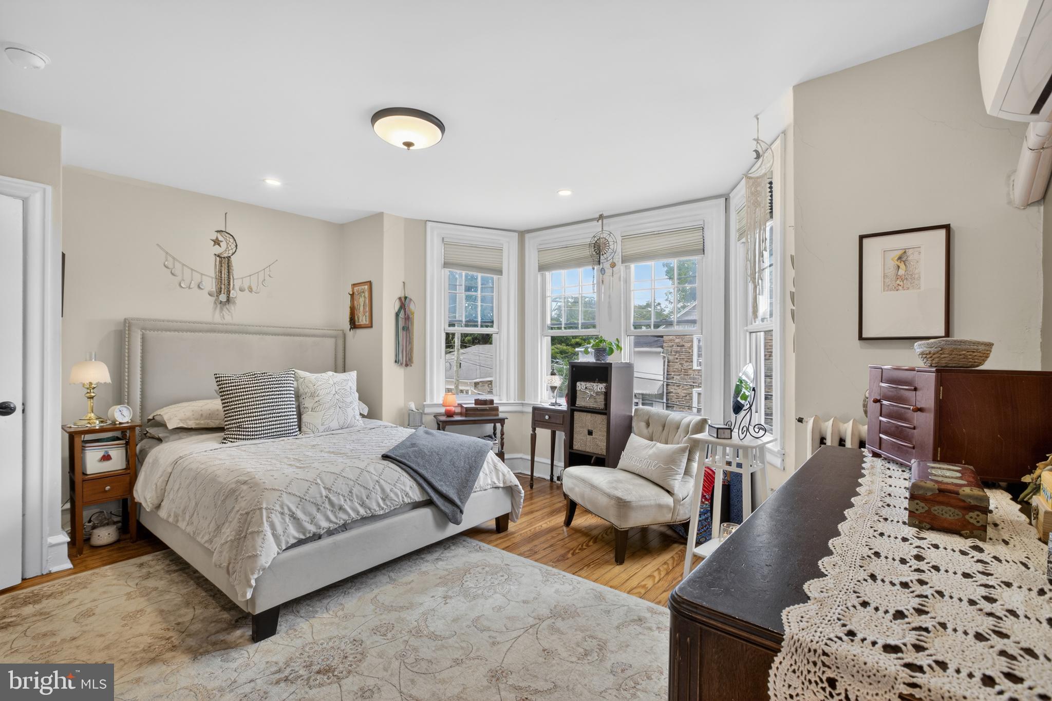 CHESTNUT HILL - Residential