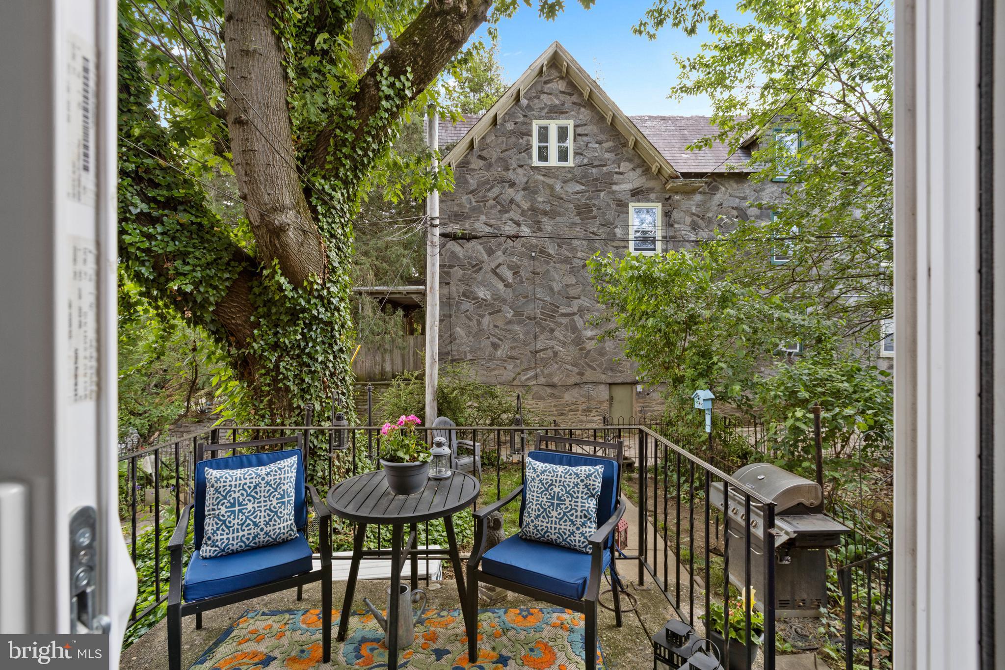 CHESTNUT HILL - Residential