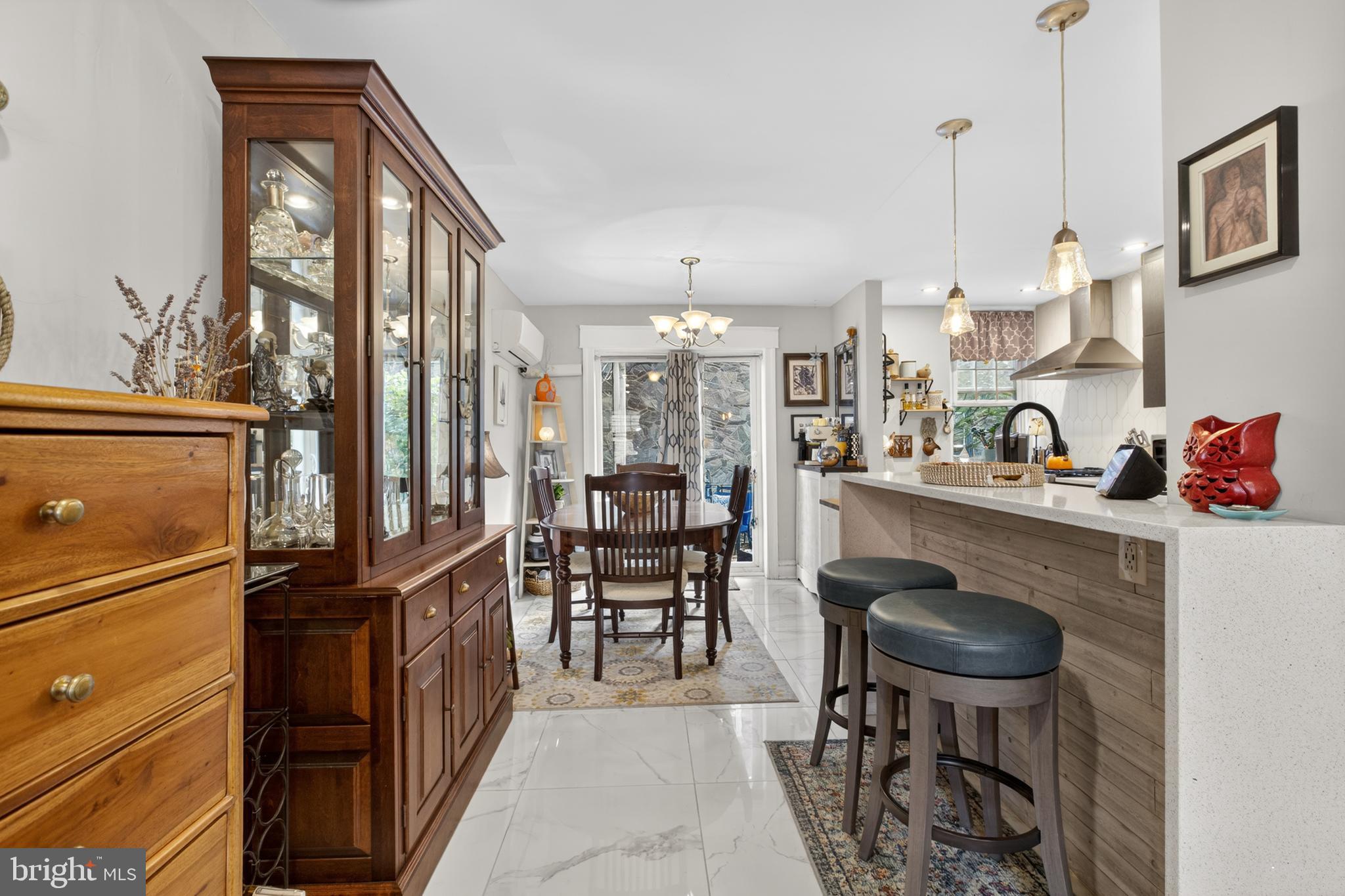 CHESTNUT HILL - Residential