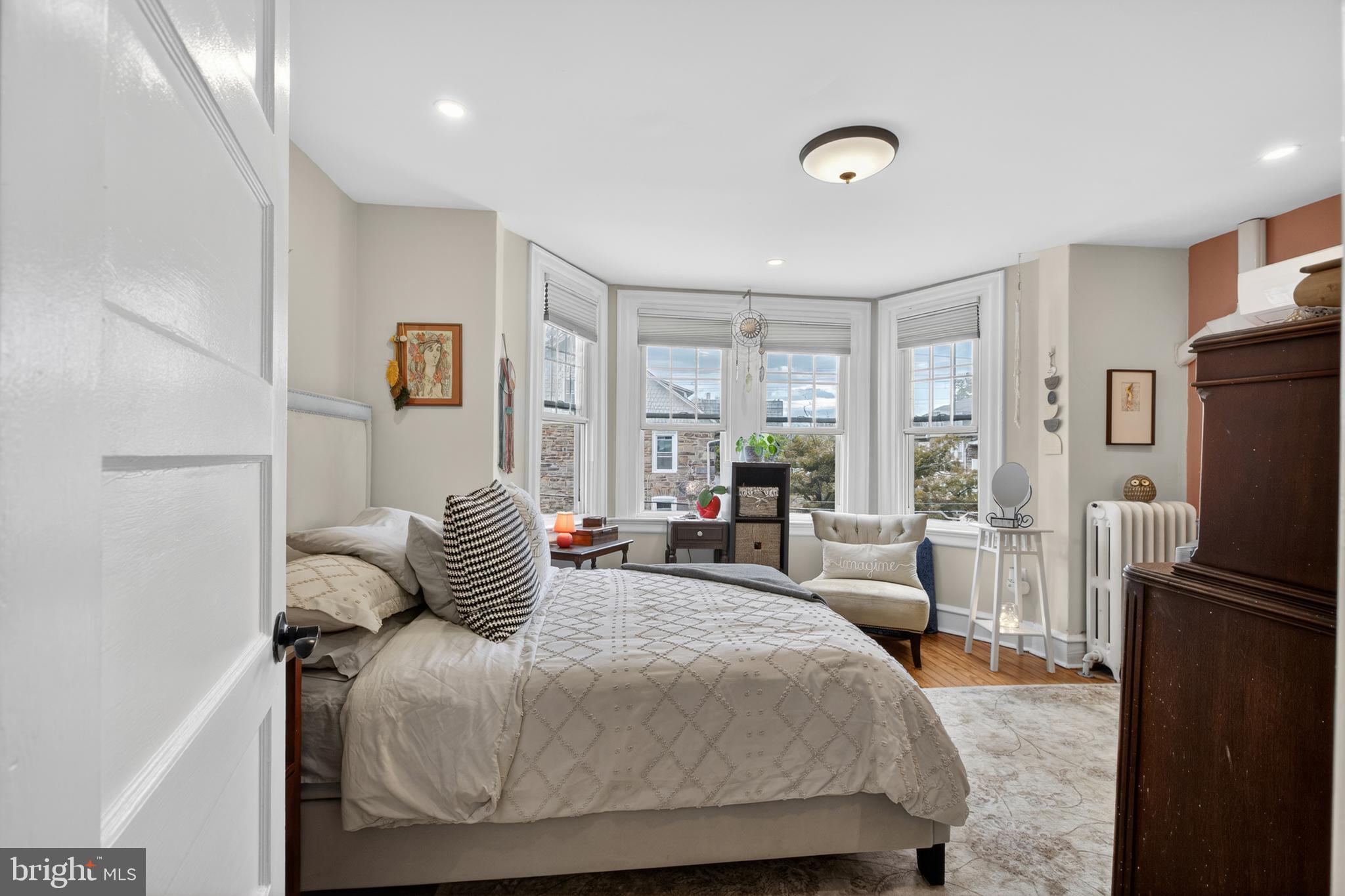 CHESTNUT HILL - Residential