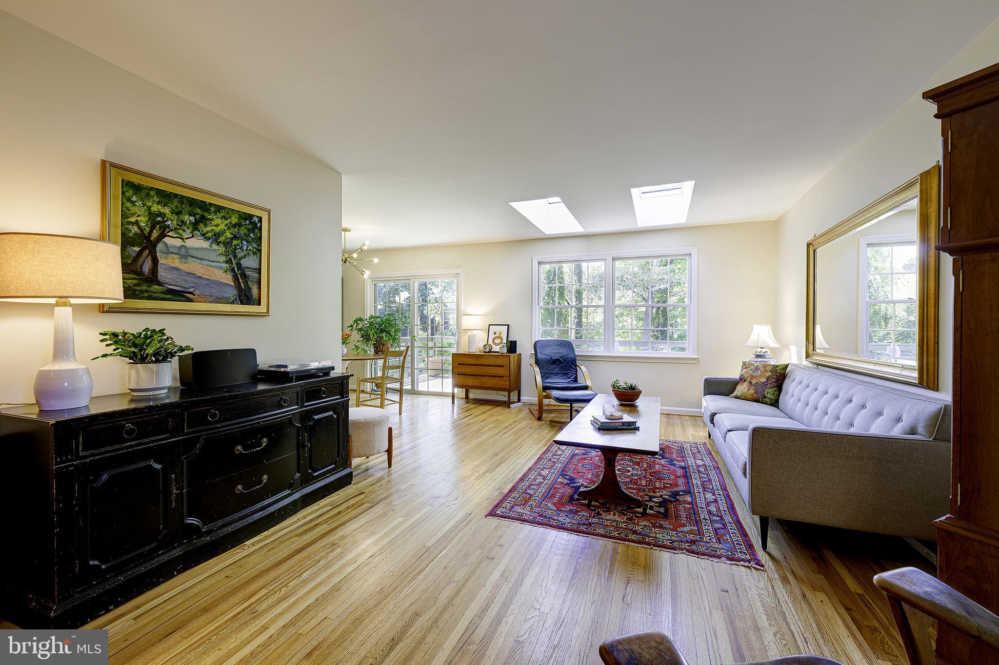 LAKESIDE - Residential