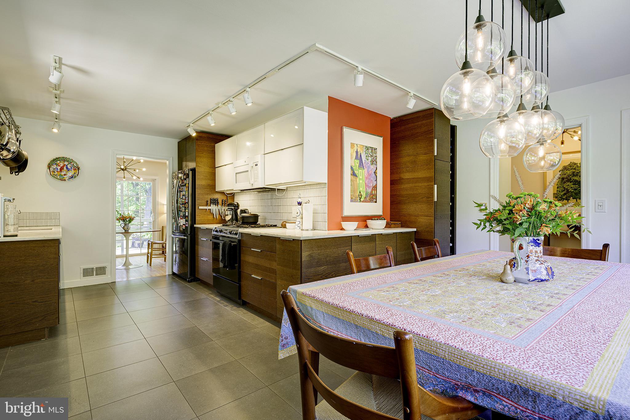 LAKESIDE - Residential