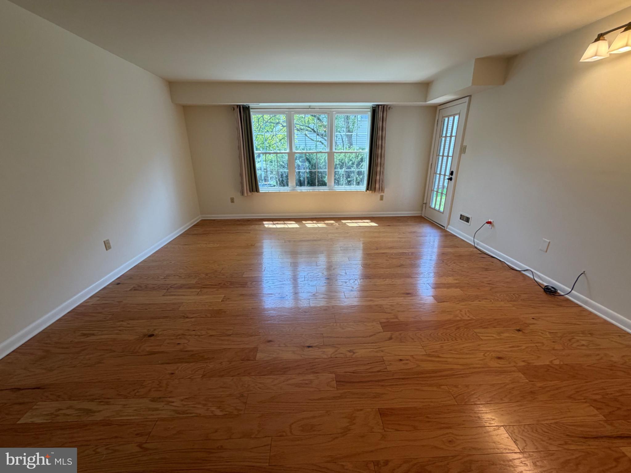 SOCIETY PL - Residential