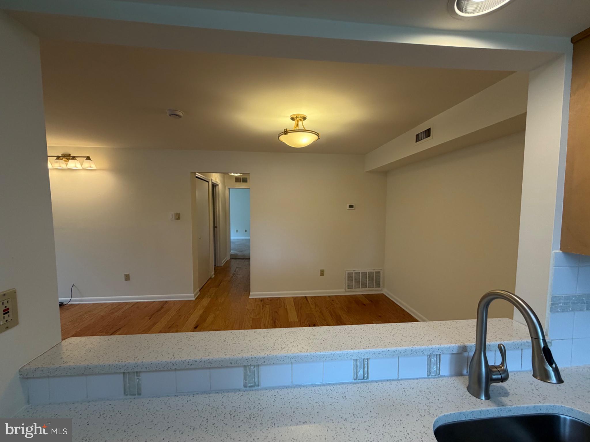 SOCIETY PL - Residential