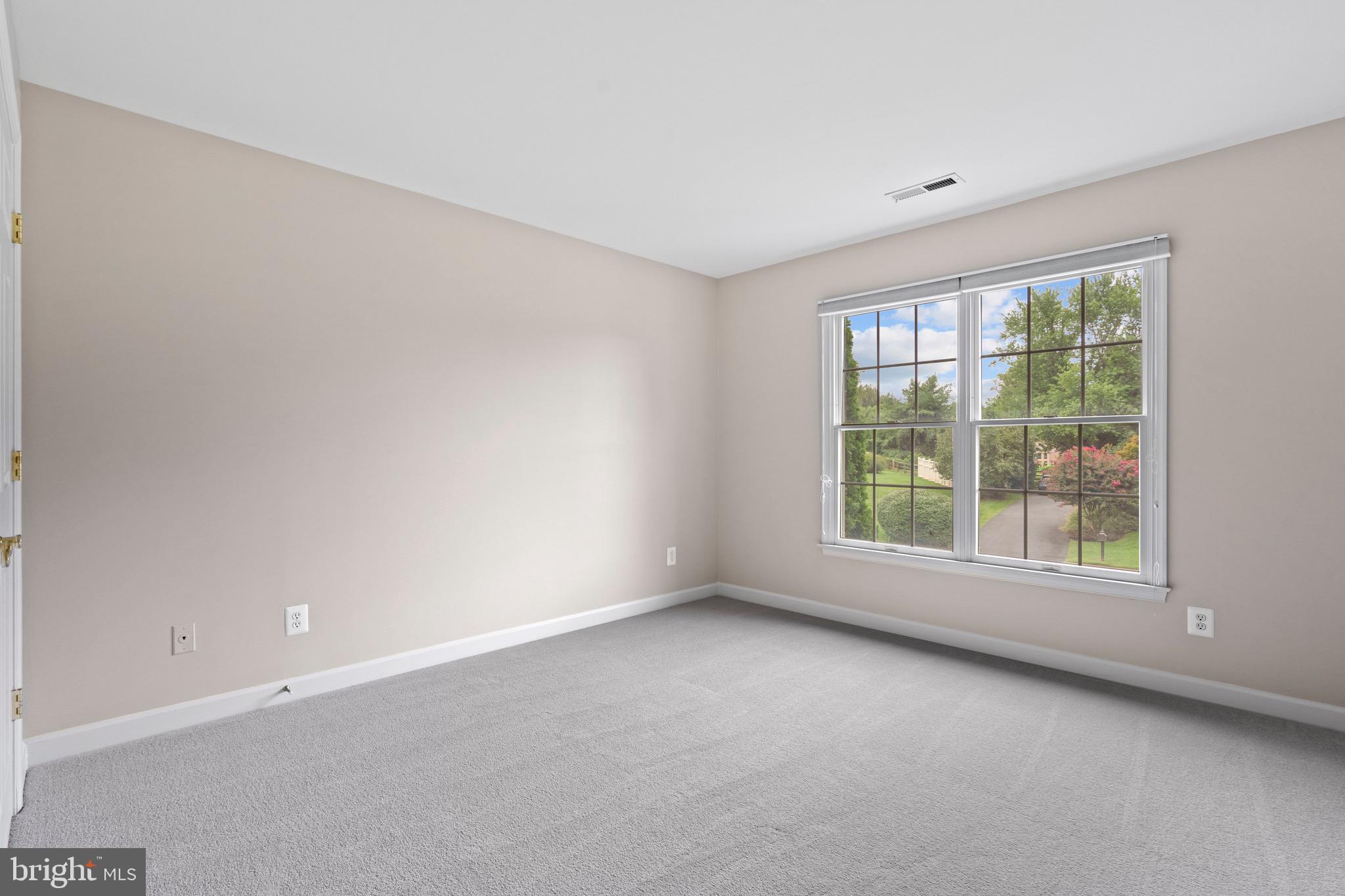 HUNTING HILLS - Residential