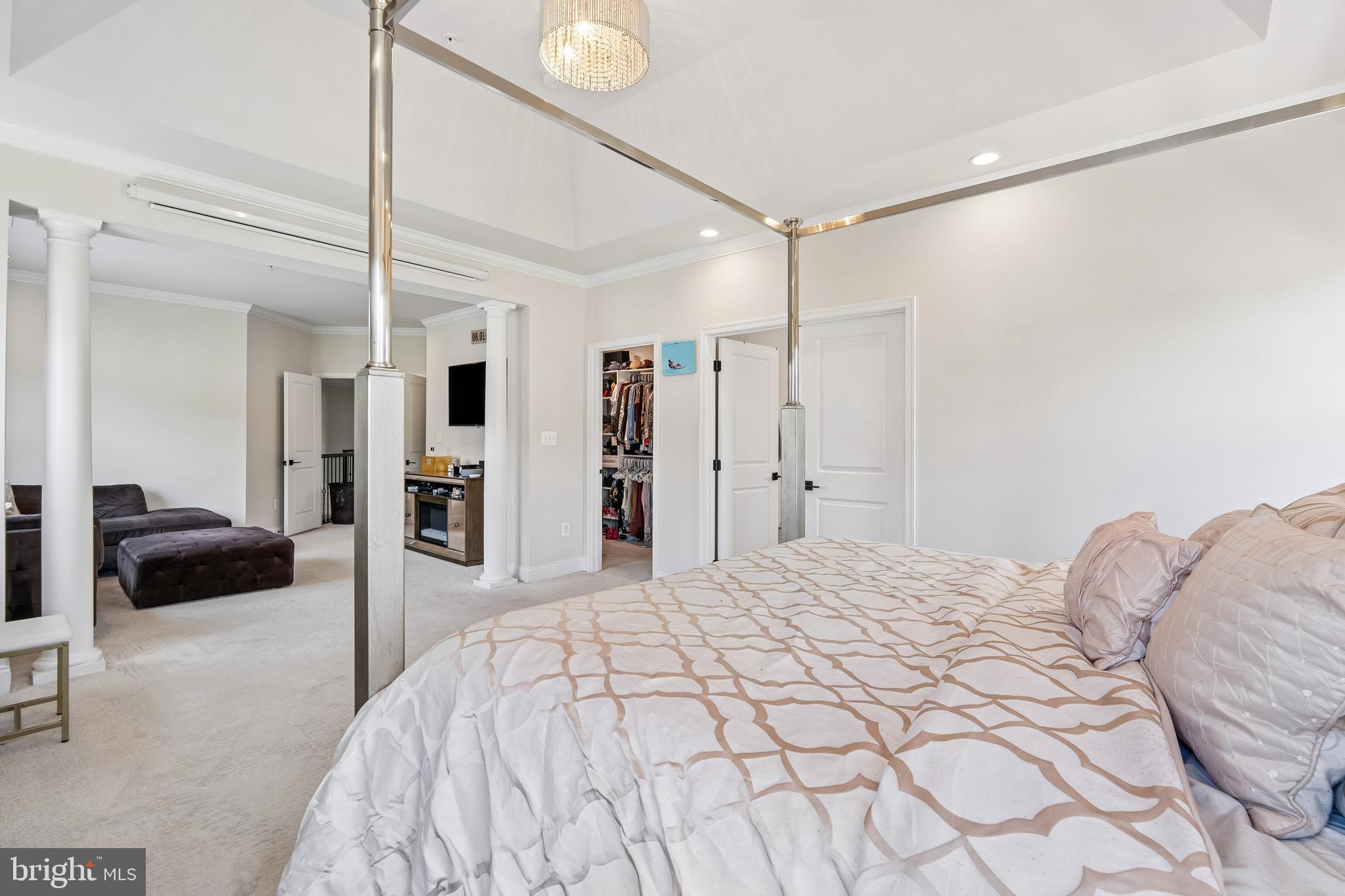 OAK CREEK CLUB - Residential