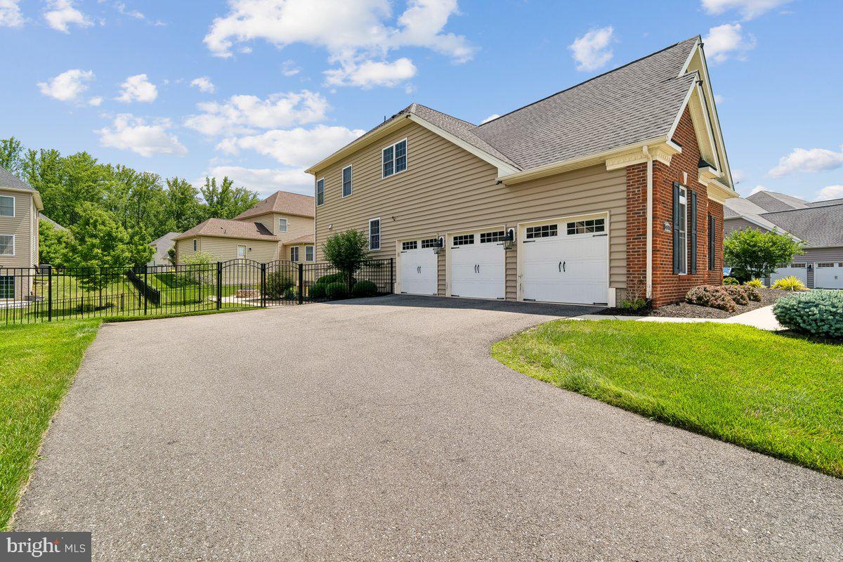 OAK CREEK CLUB - Residential