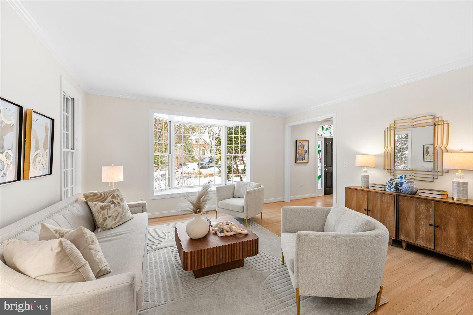 ENGLISH VILLAGE - Residential