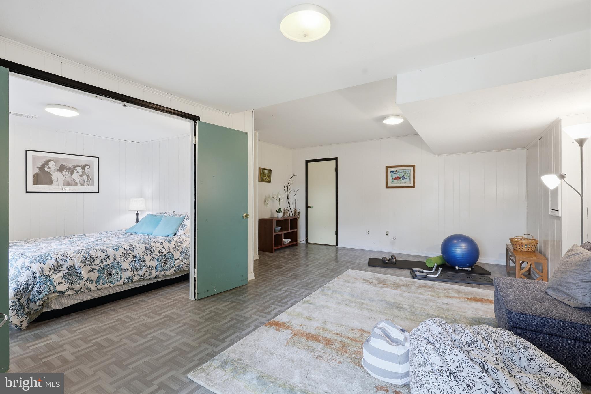 PINEWOOD STATION - Residential