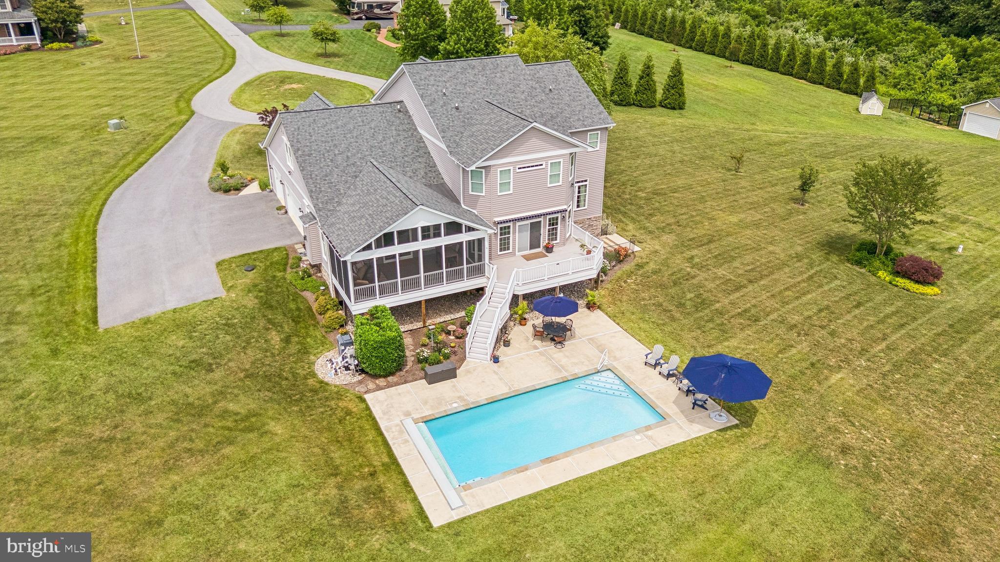 CAROLINES CROSSING - Residential