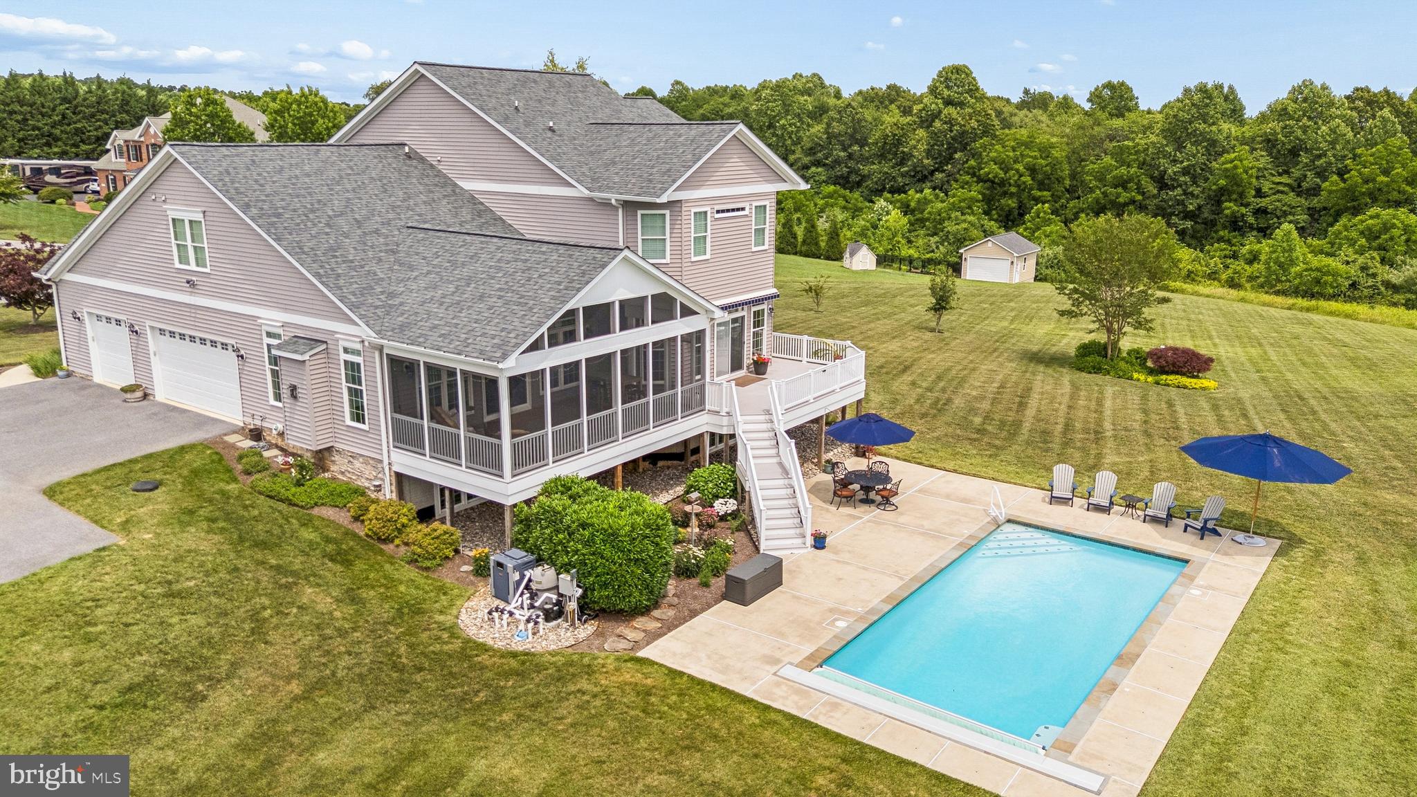 CAROLINES CROSSING - Residential