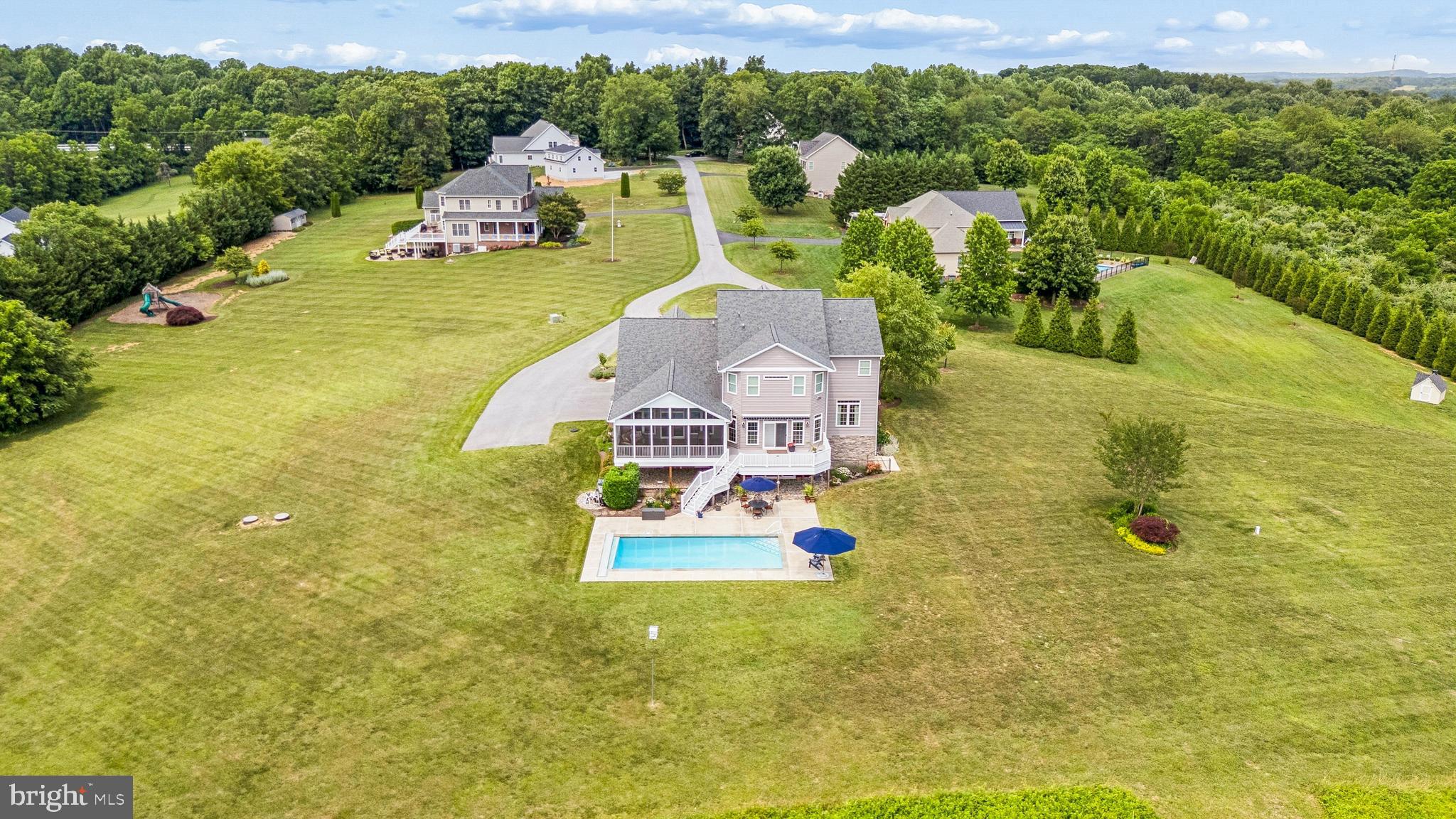 CAROLINES CROSSING - Residential