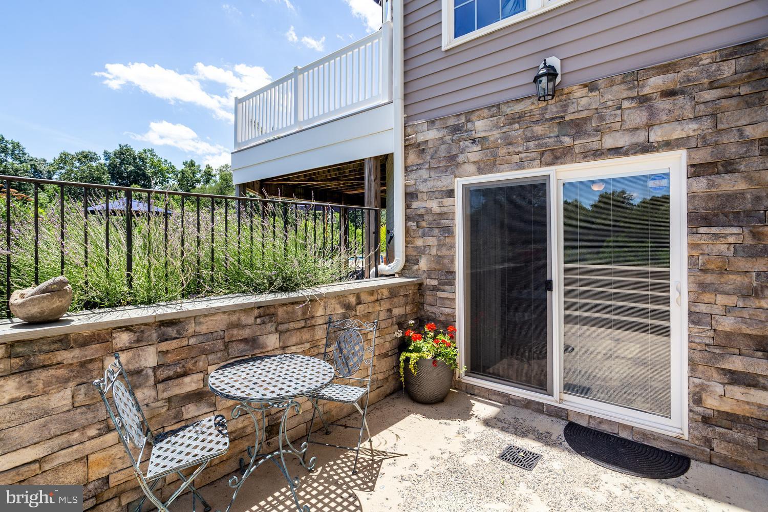 CAROLINES CROSSING - Residential