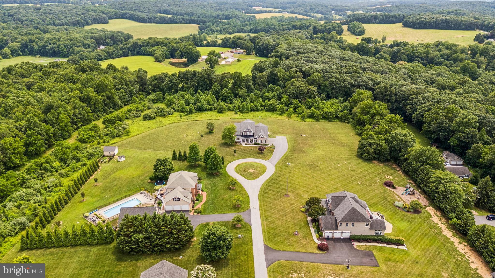 CAROLINES CROSSING - Residential