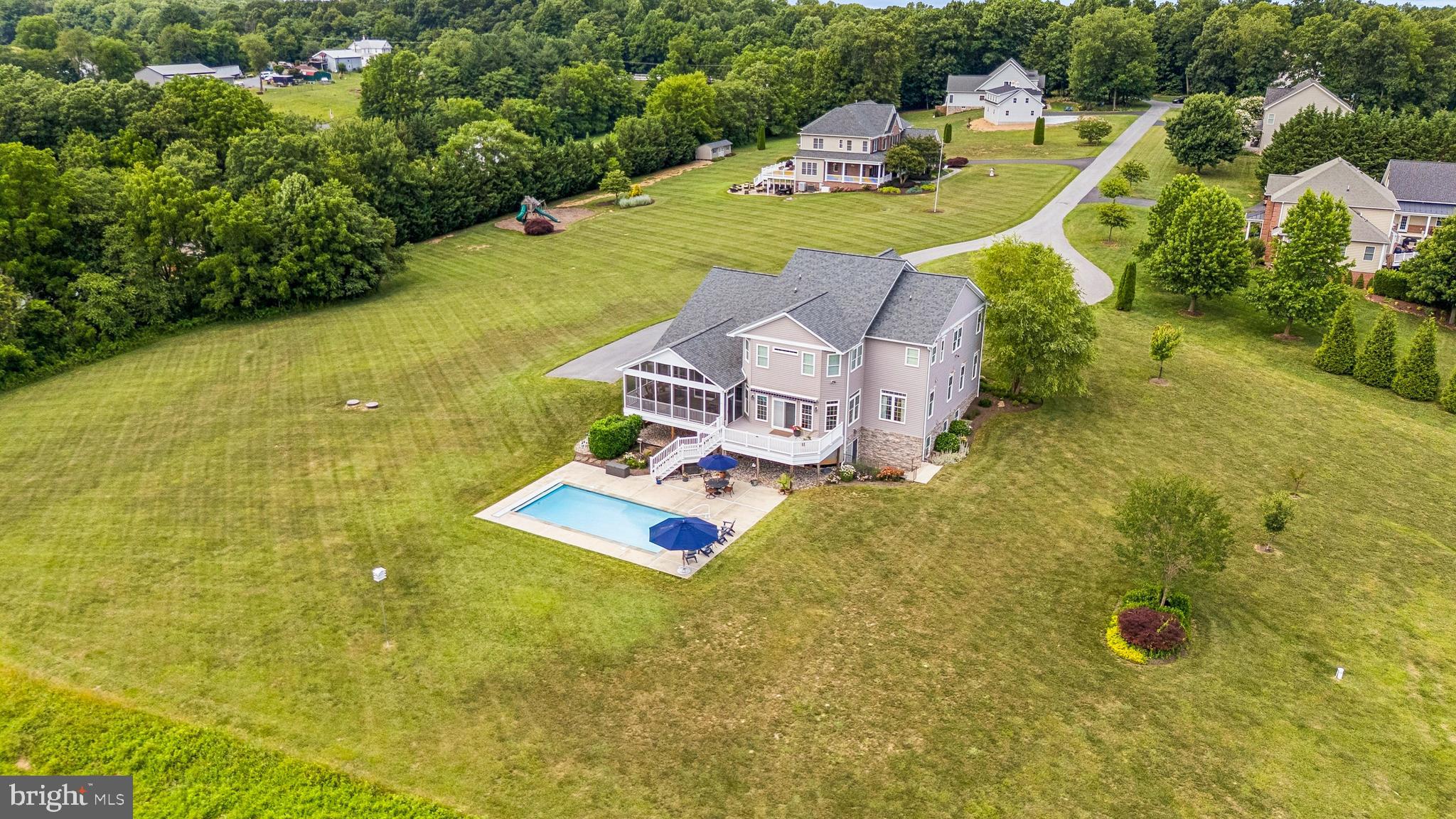 CAROLINES CROSSING - Residential
