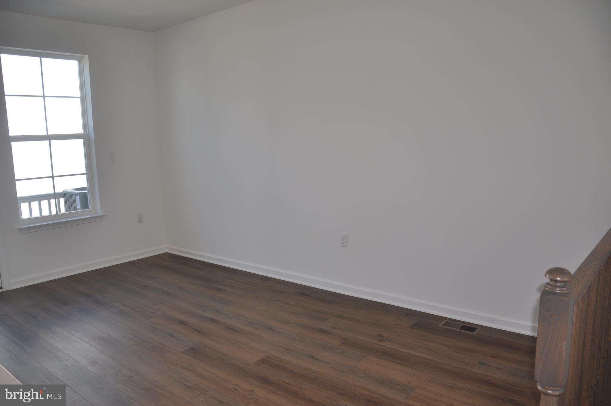LOFTS AT CREEKSIDE - Residential Lease