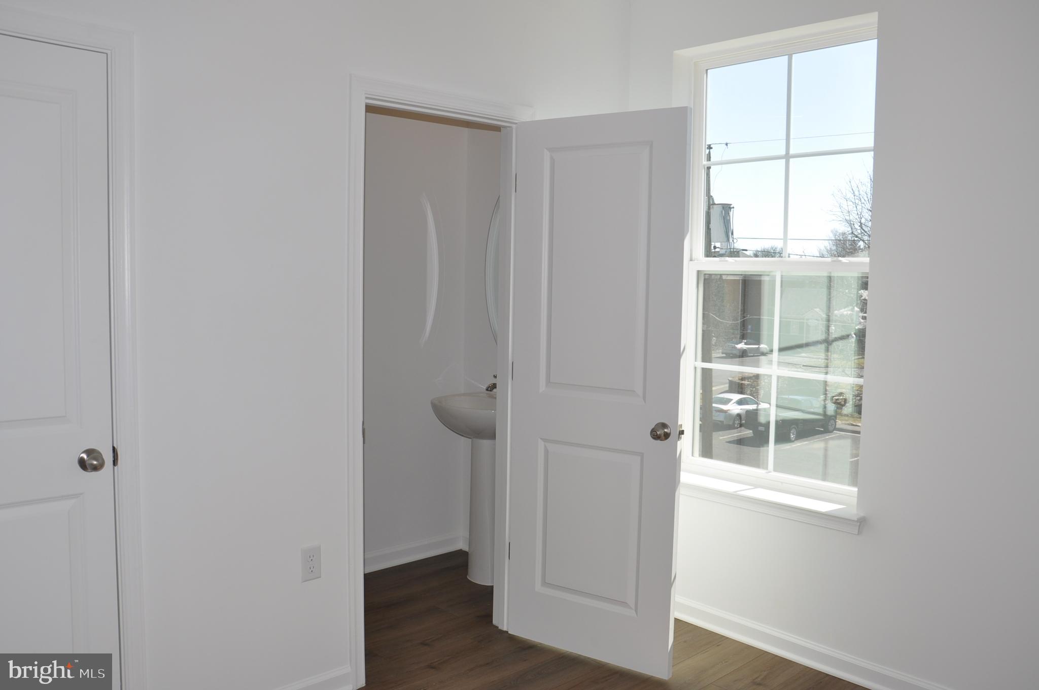 LOFTS AT CREEKSIDE - Residential Lease
