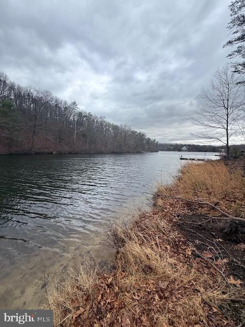 LAKE HOLIDAY ESTATES - Land