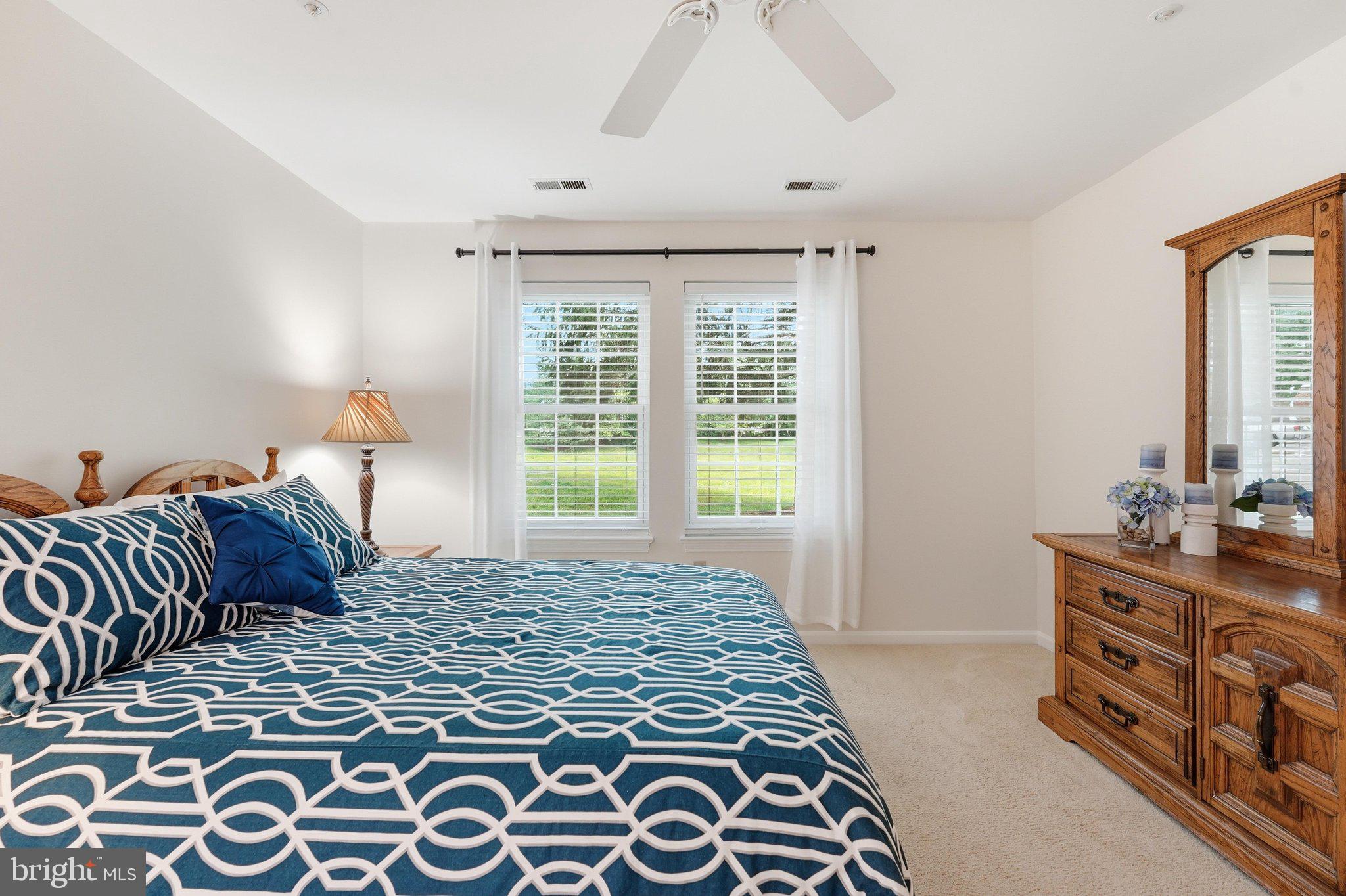 LAKETREE - Residential