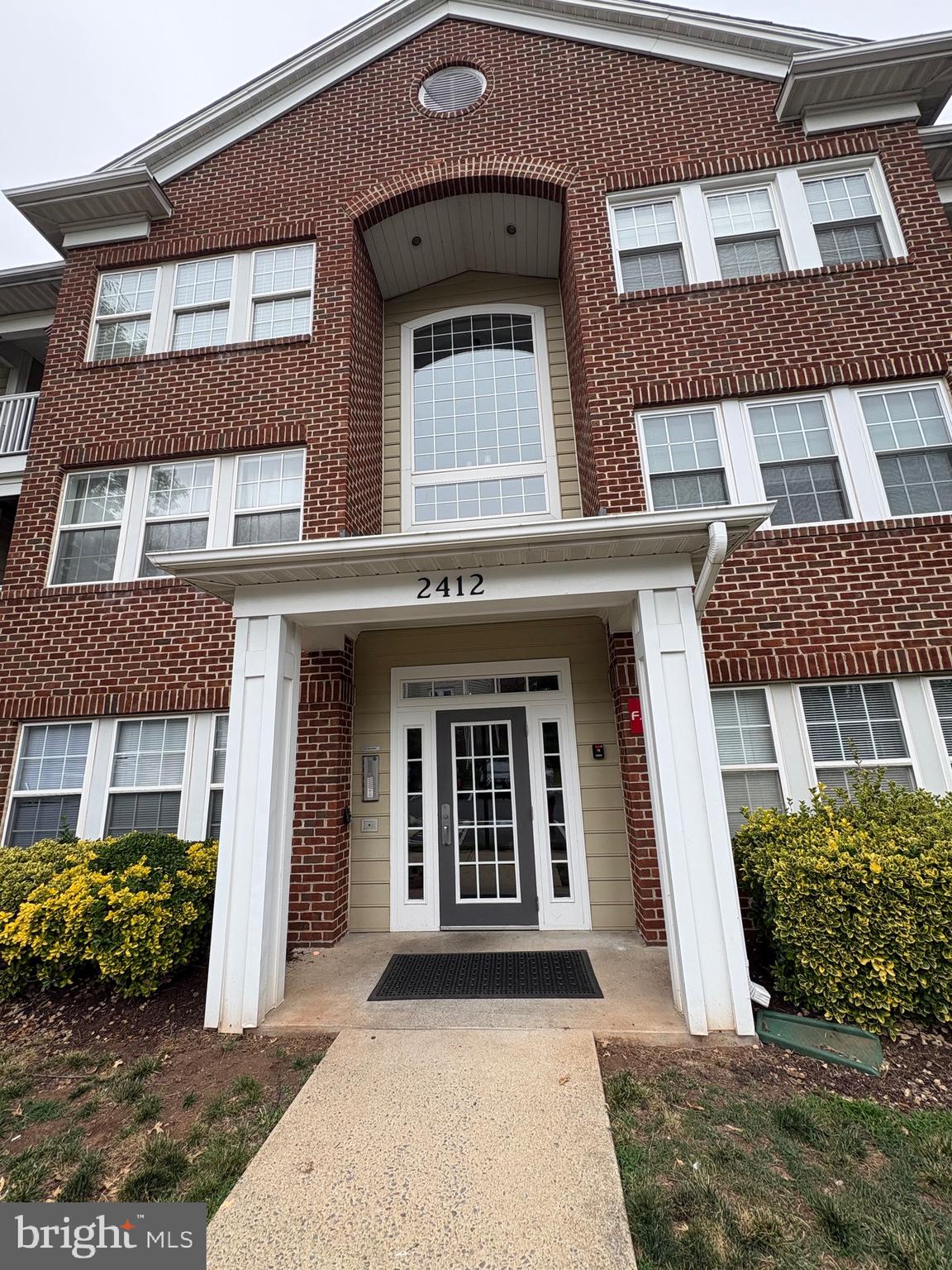 LAKETREE - Residential