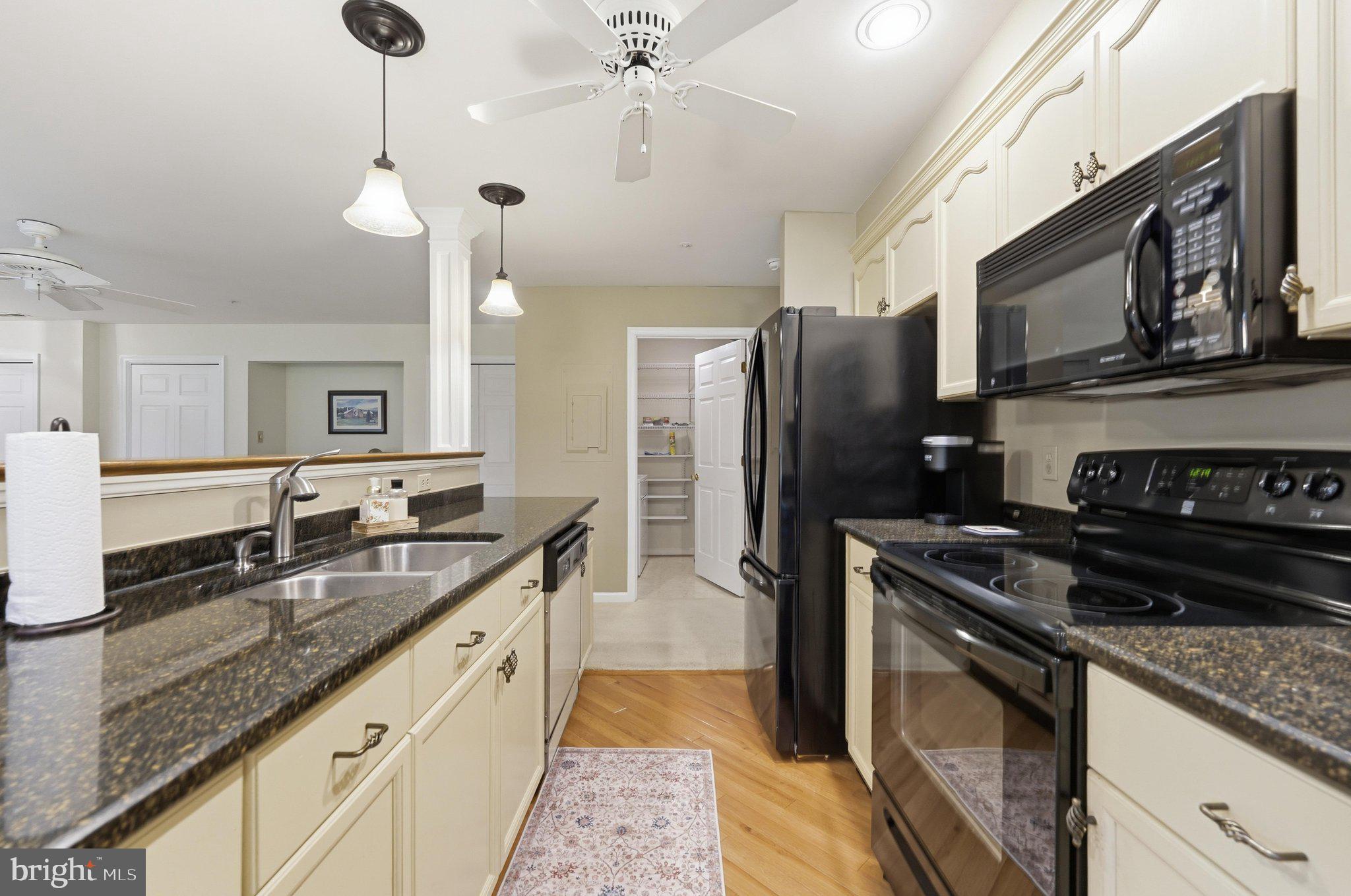 LAKETREE - Residential