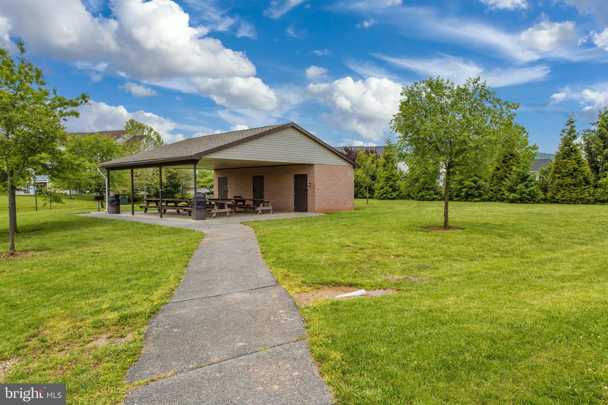 LAKETREE - Residential