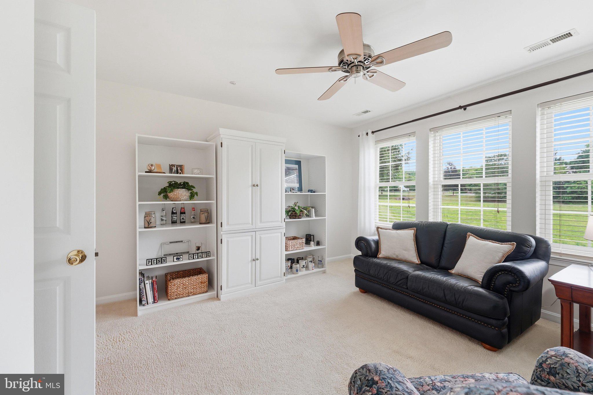 LAKETREE - Residential