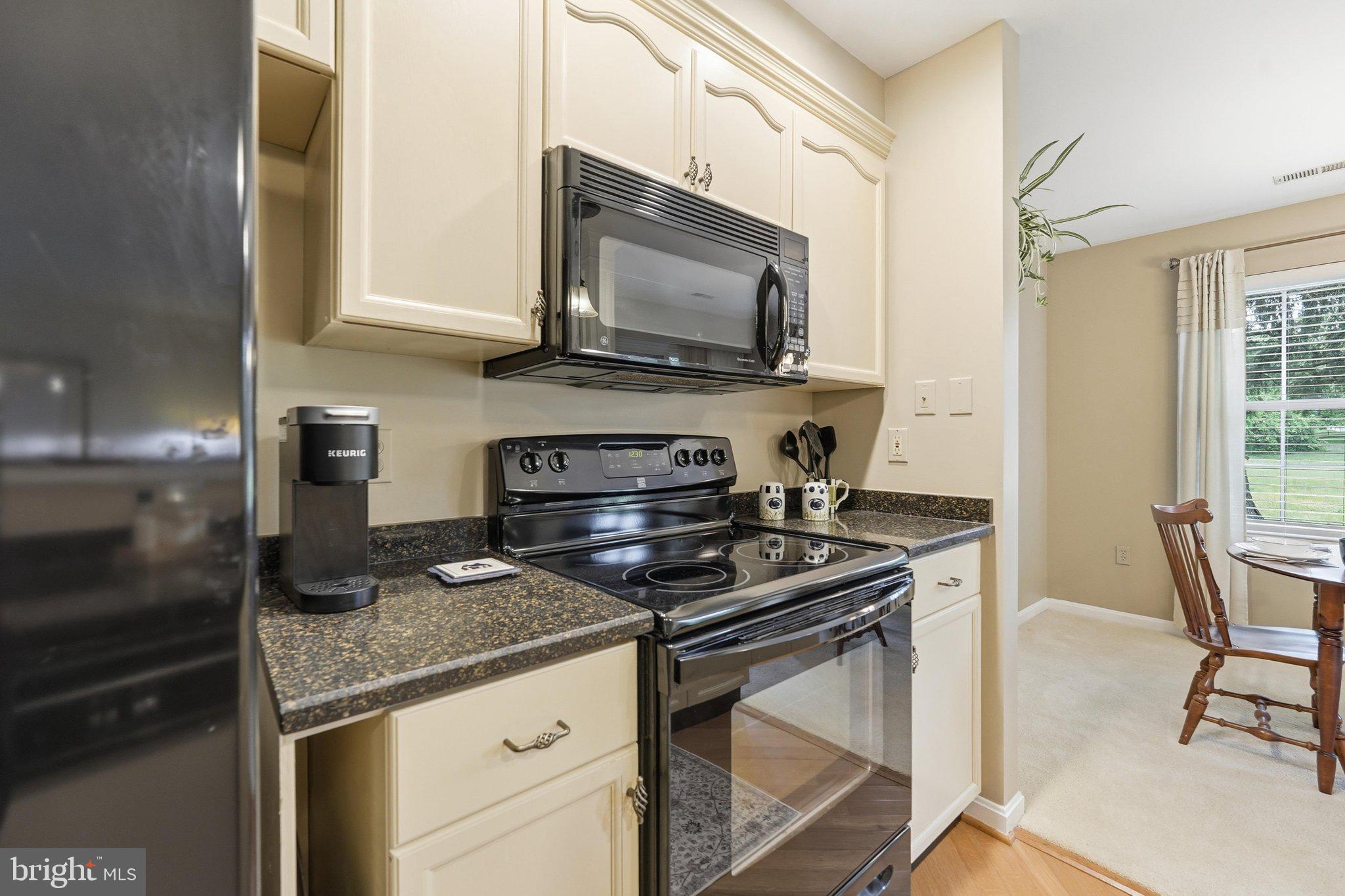 LAKETREE - Residential