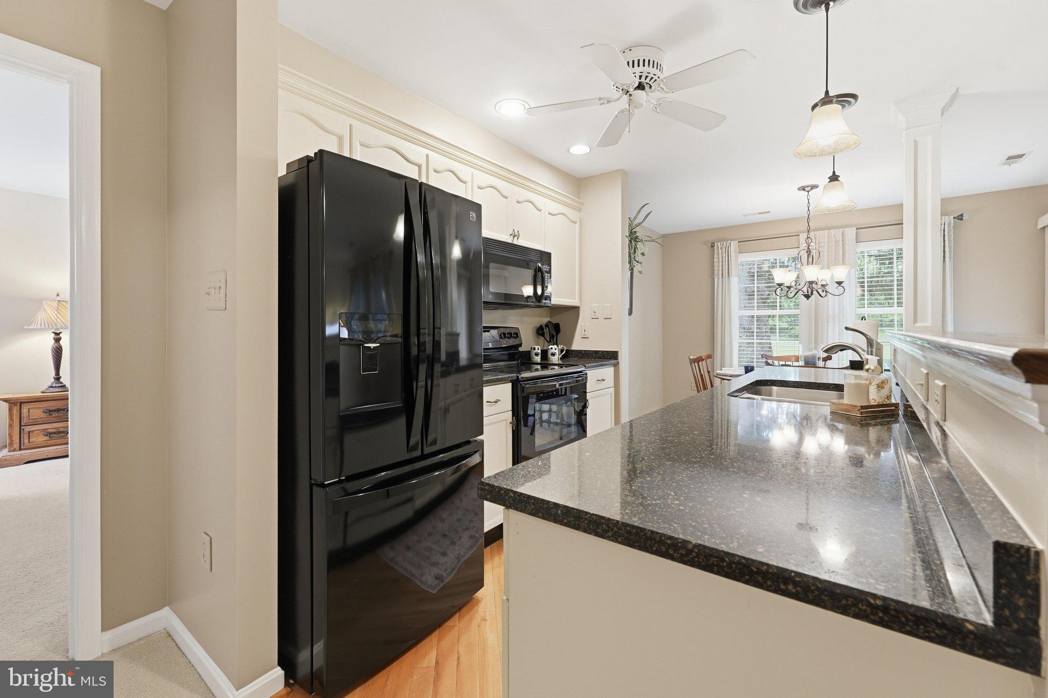 LAKETREE - Residential