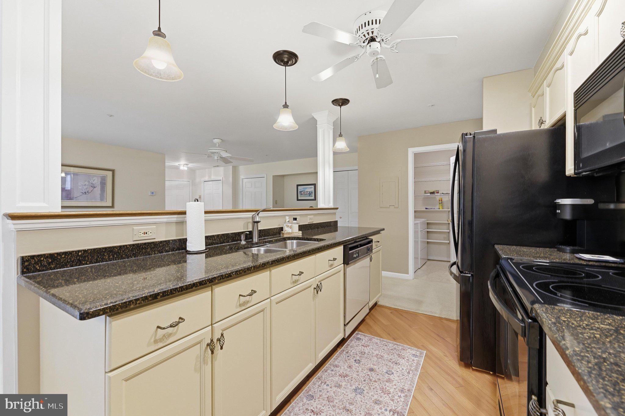 LAKETREE - Residential
