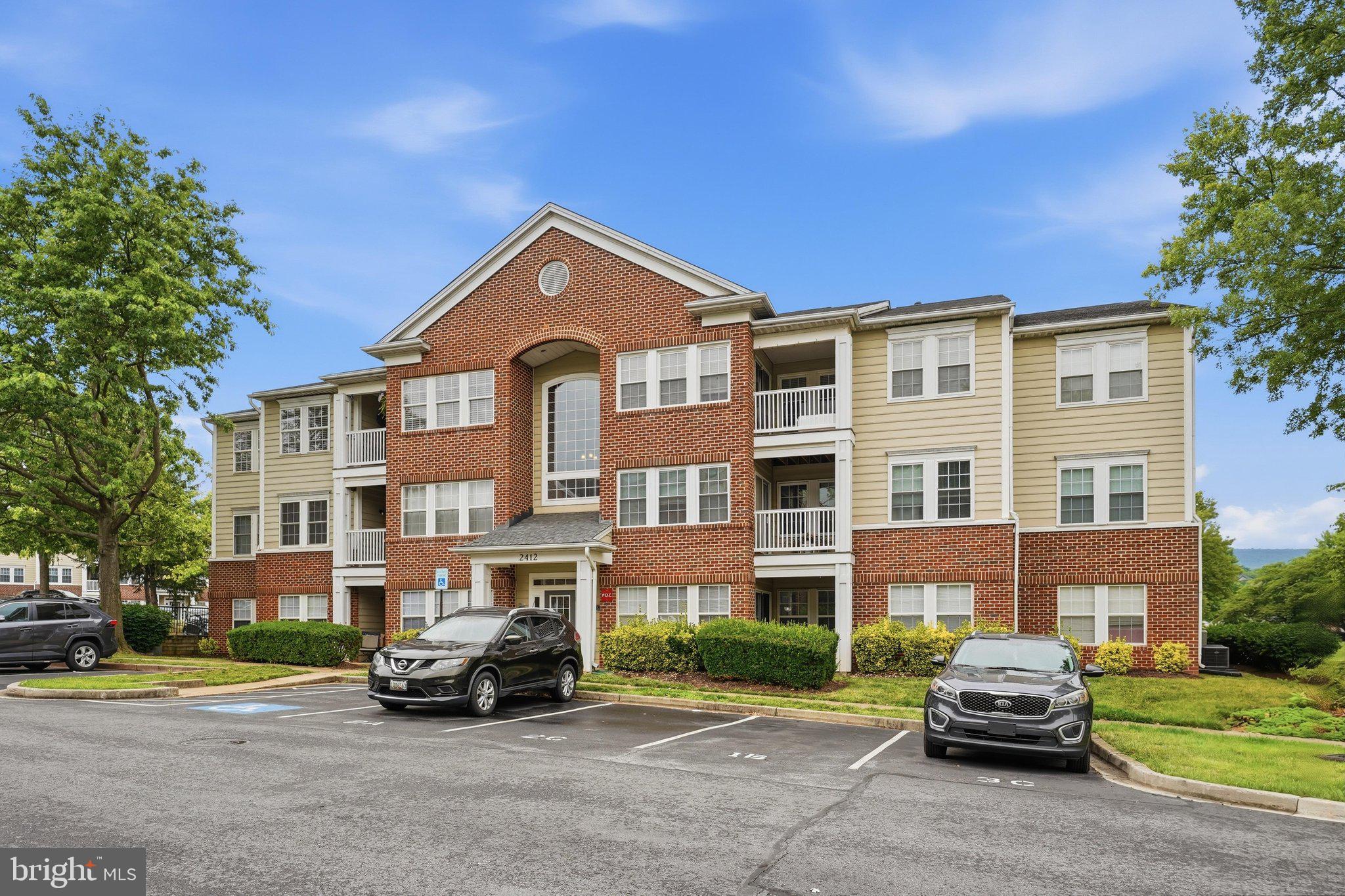 LAKETREE - Residential