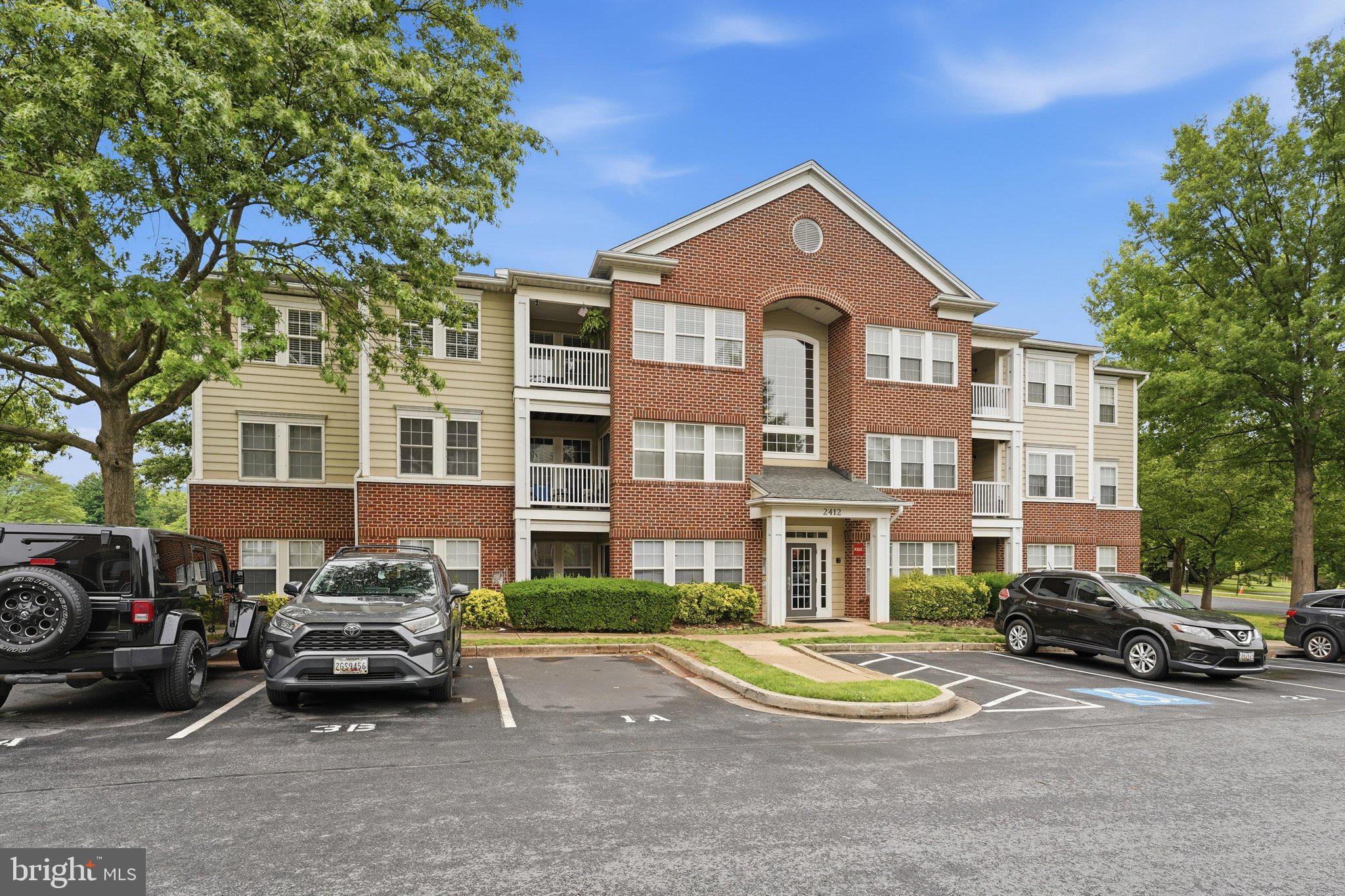 LAKETREE - Residential