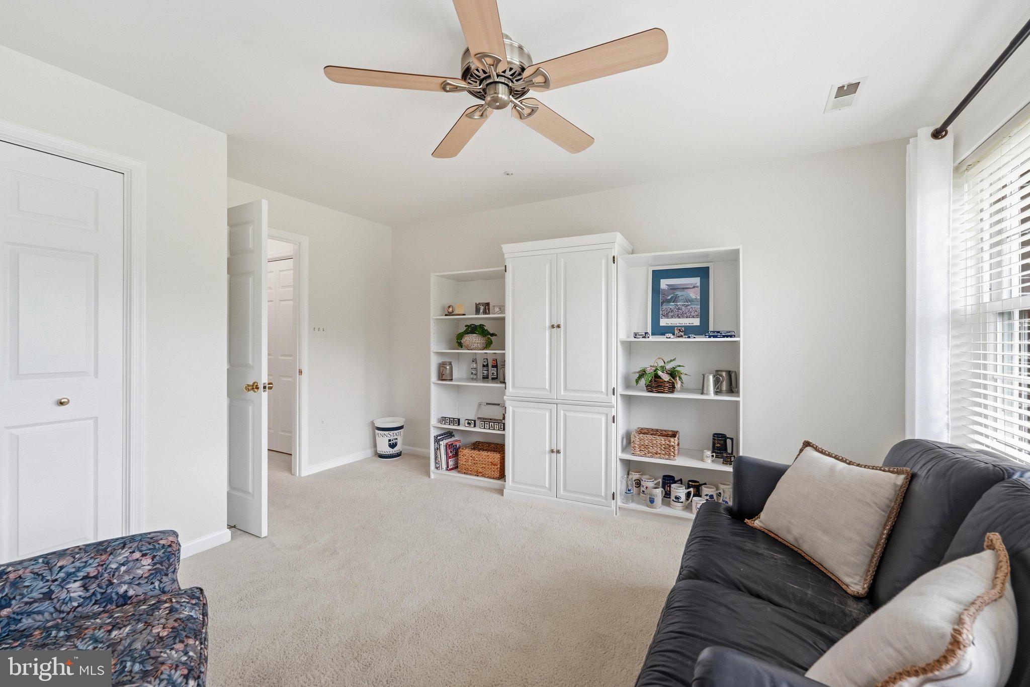 LAKETREE - Residential