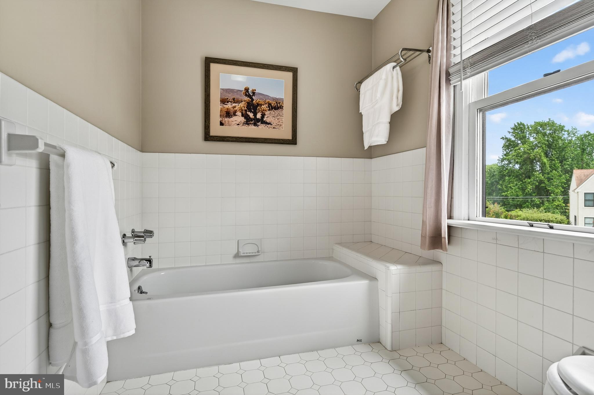 BALLINAHINCH - Residential