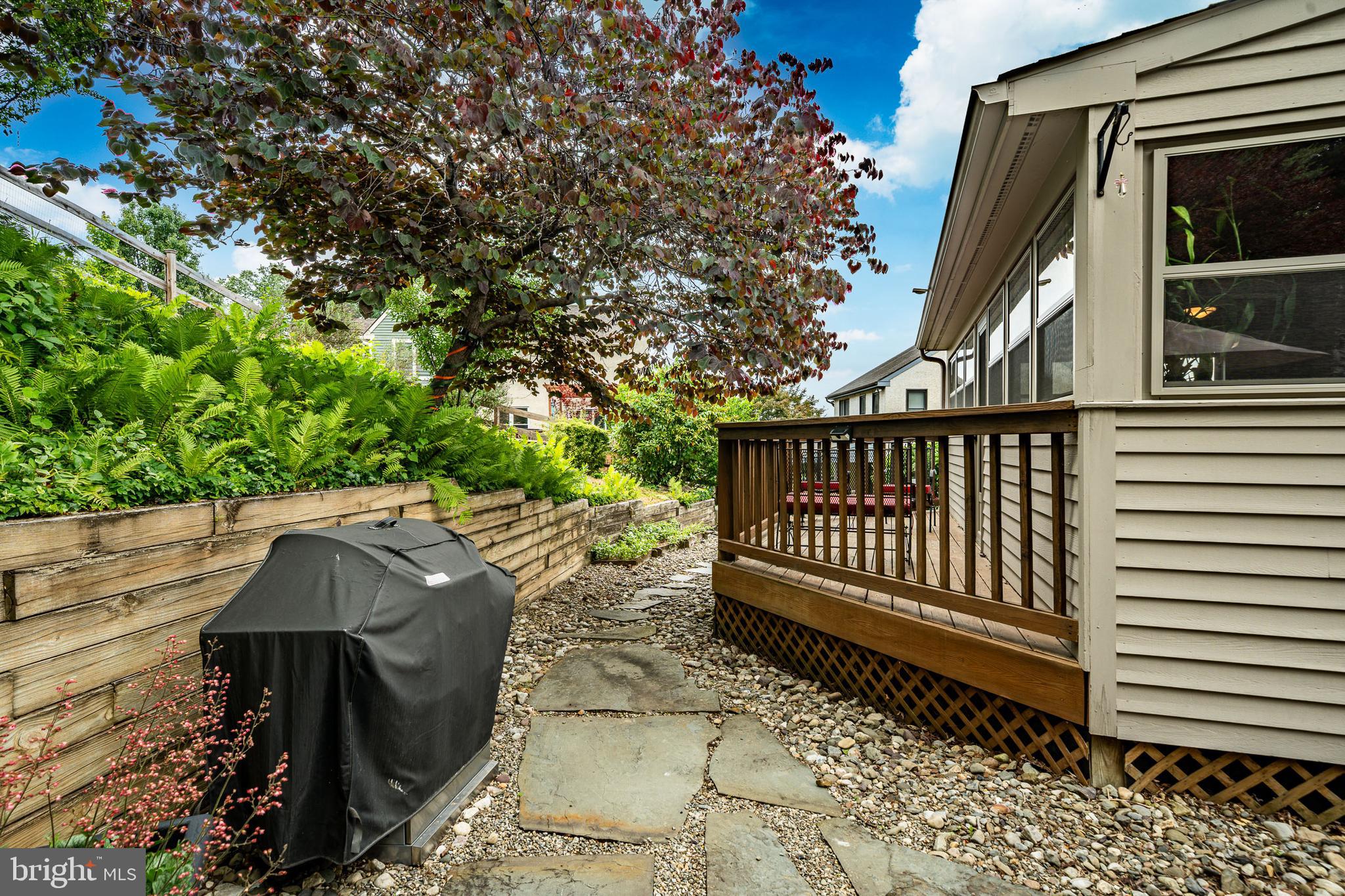 BALLINAHINCH - Residential