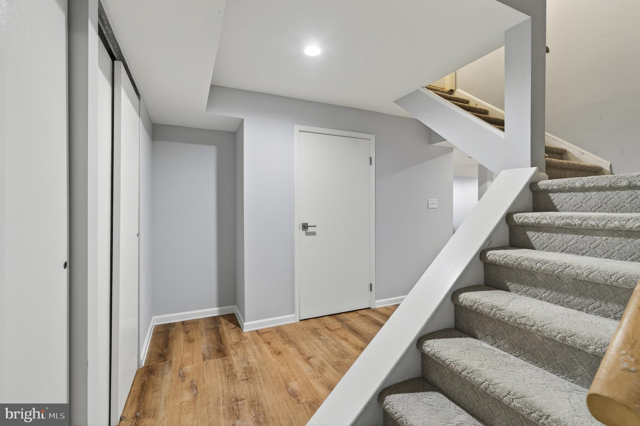BALLINAHINCH - Residential