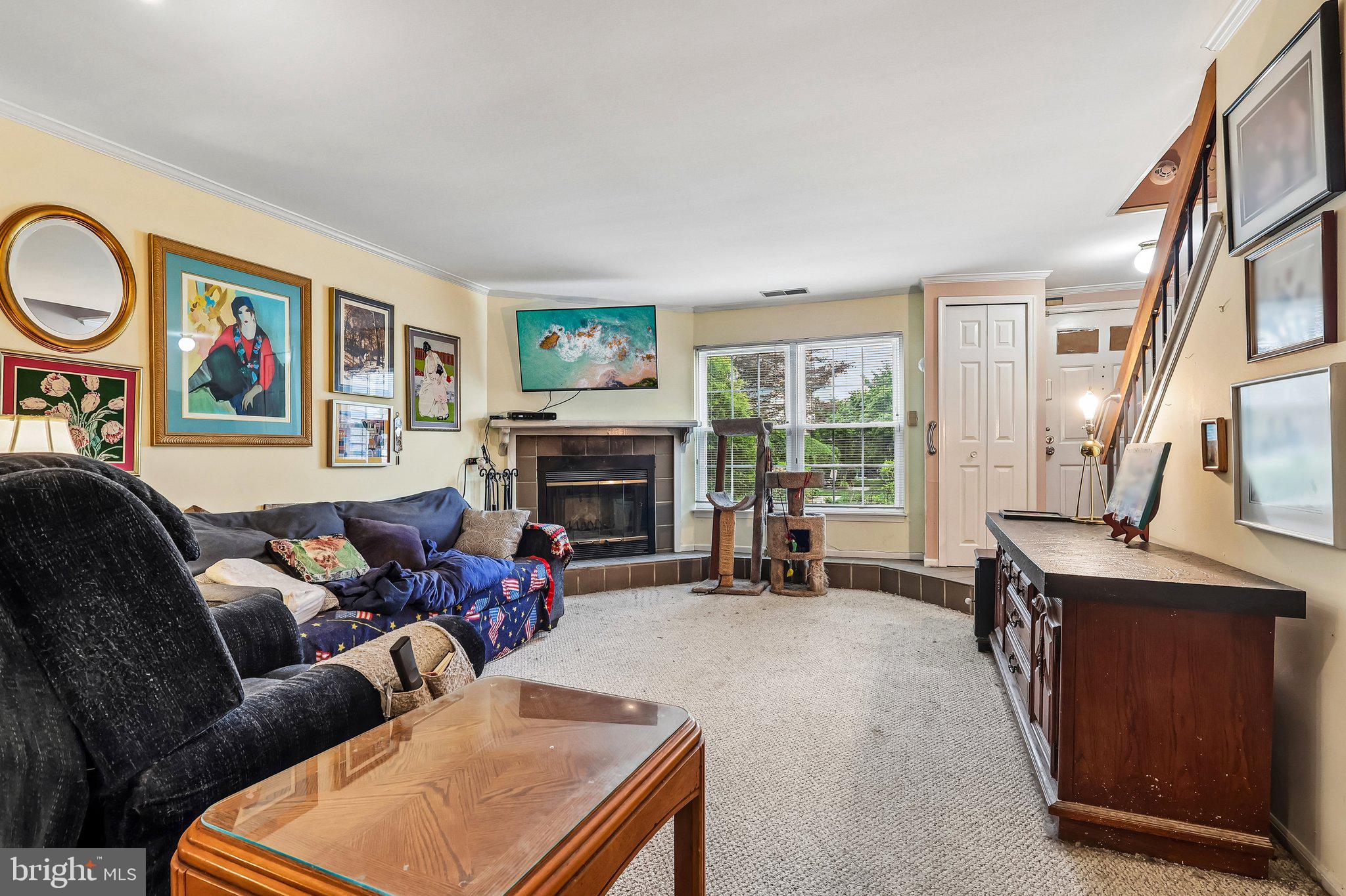 SAW MILL VALLEY - Residential