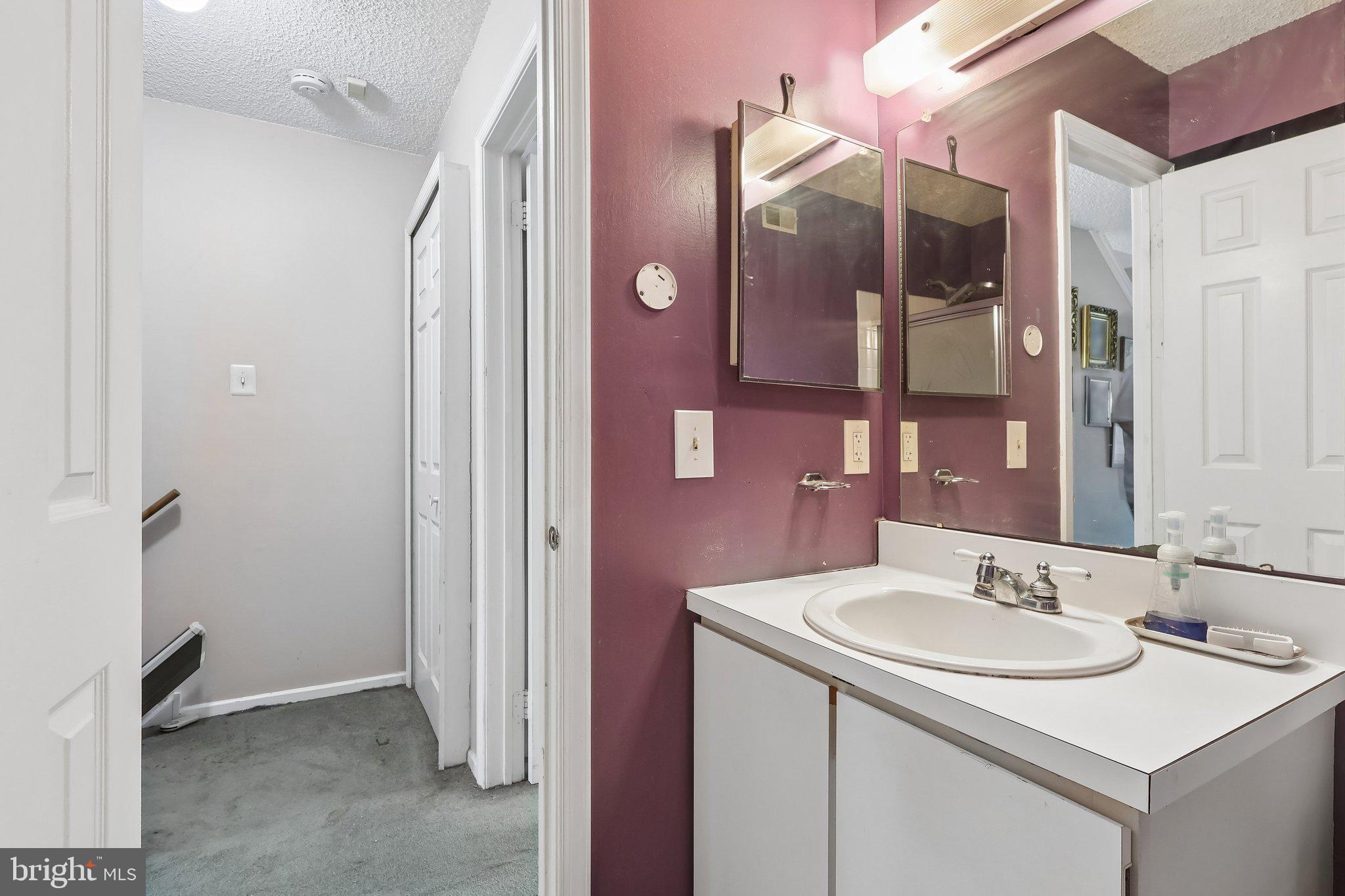 SAW MILL VALLEY - Residential