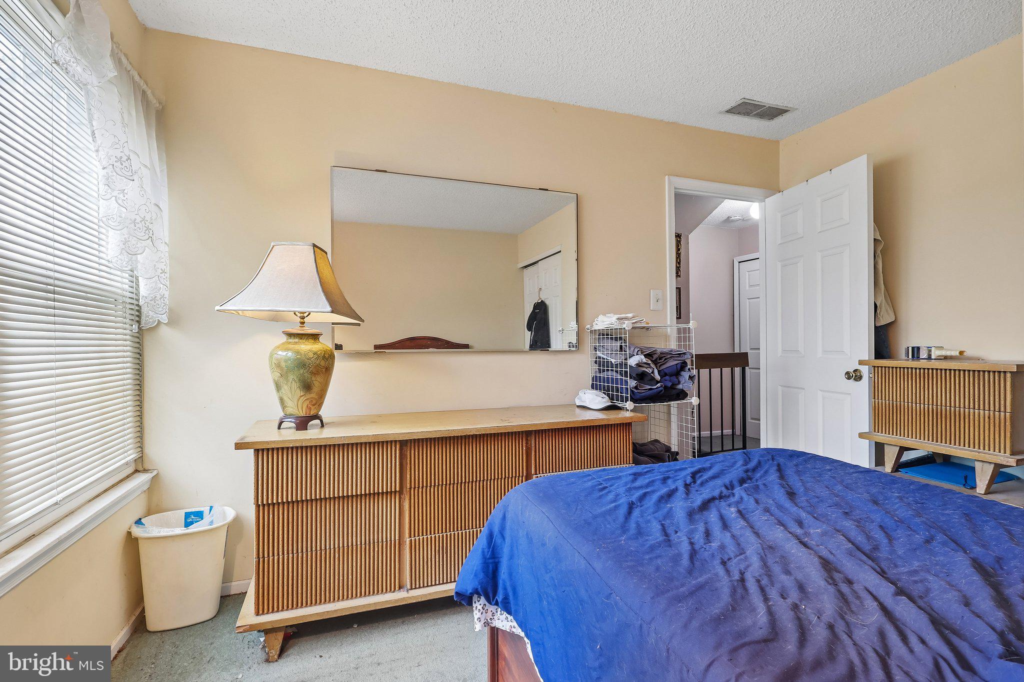 SAW MILL VALLEY - Residential
