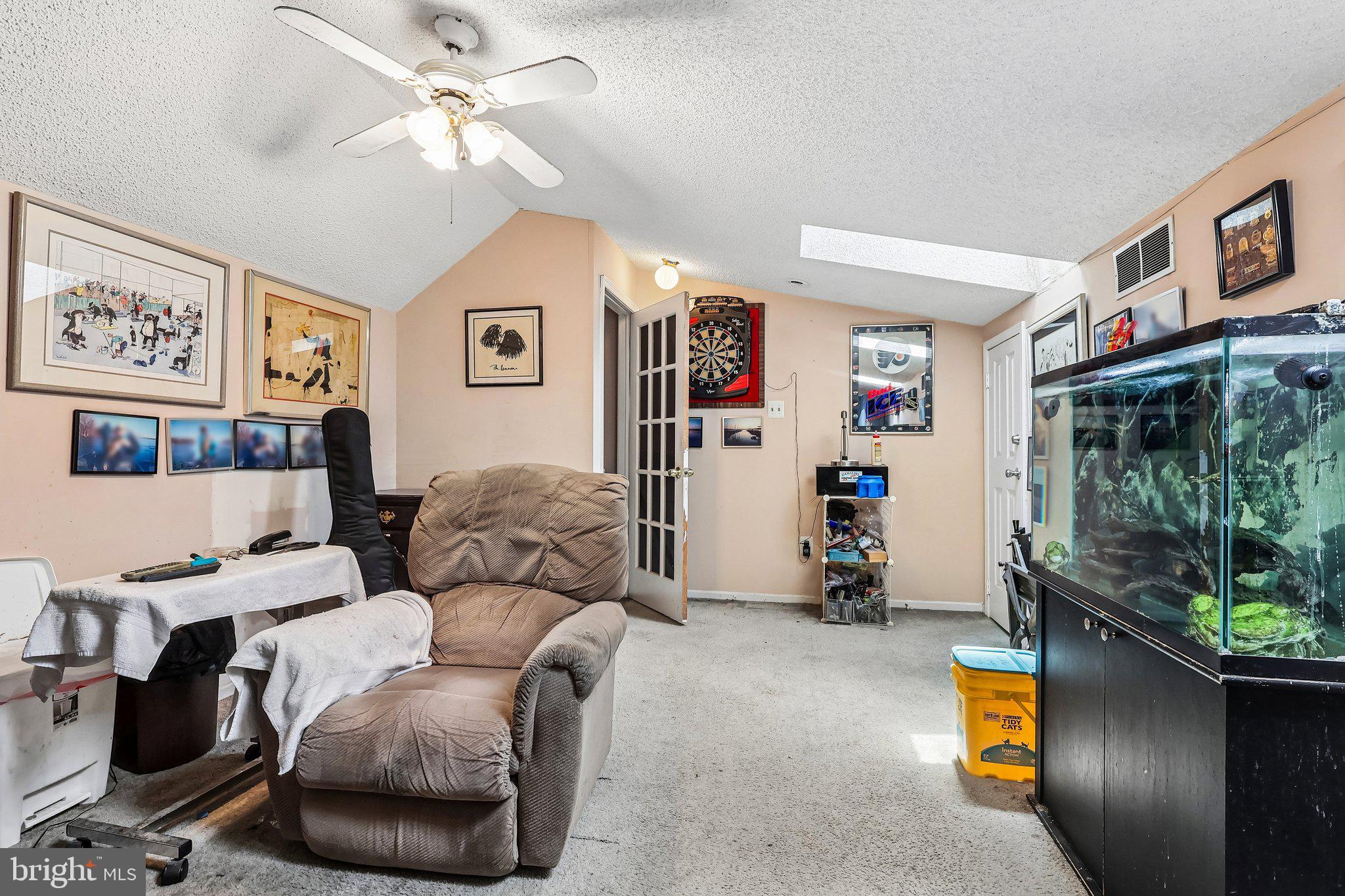 SAW MILL VALLEY - Residential