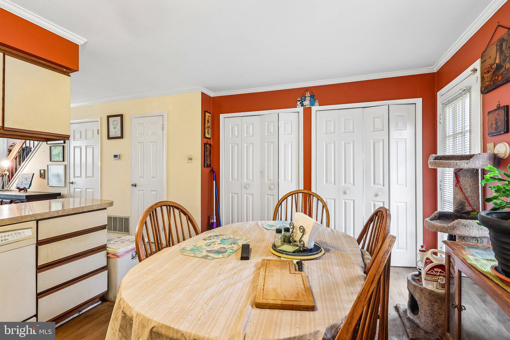SAW MILL VALLEY - Residential