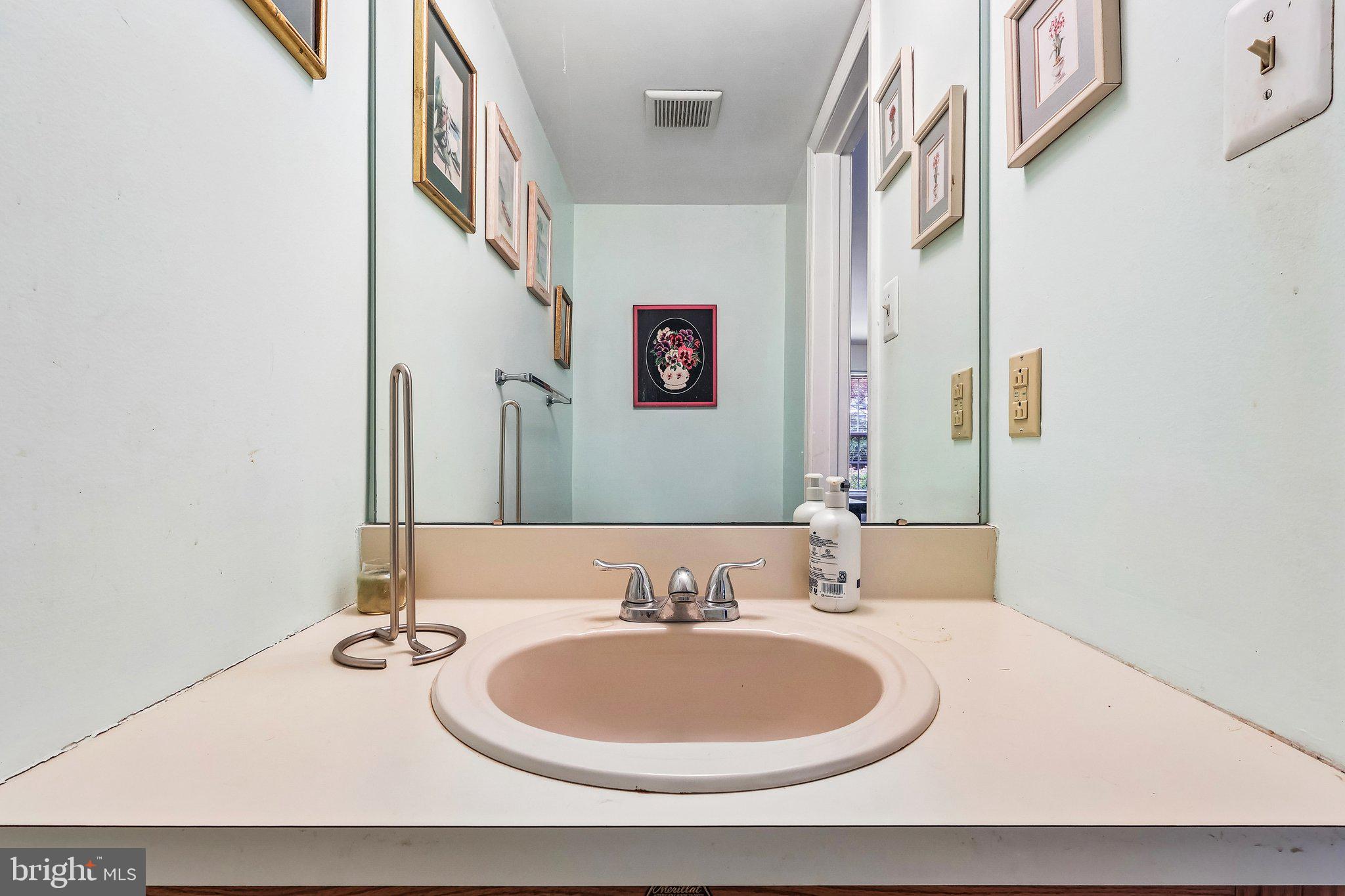 SAW MILL VALLEY - Residential
