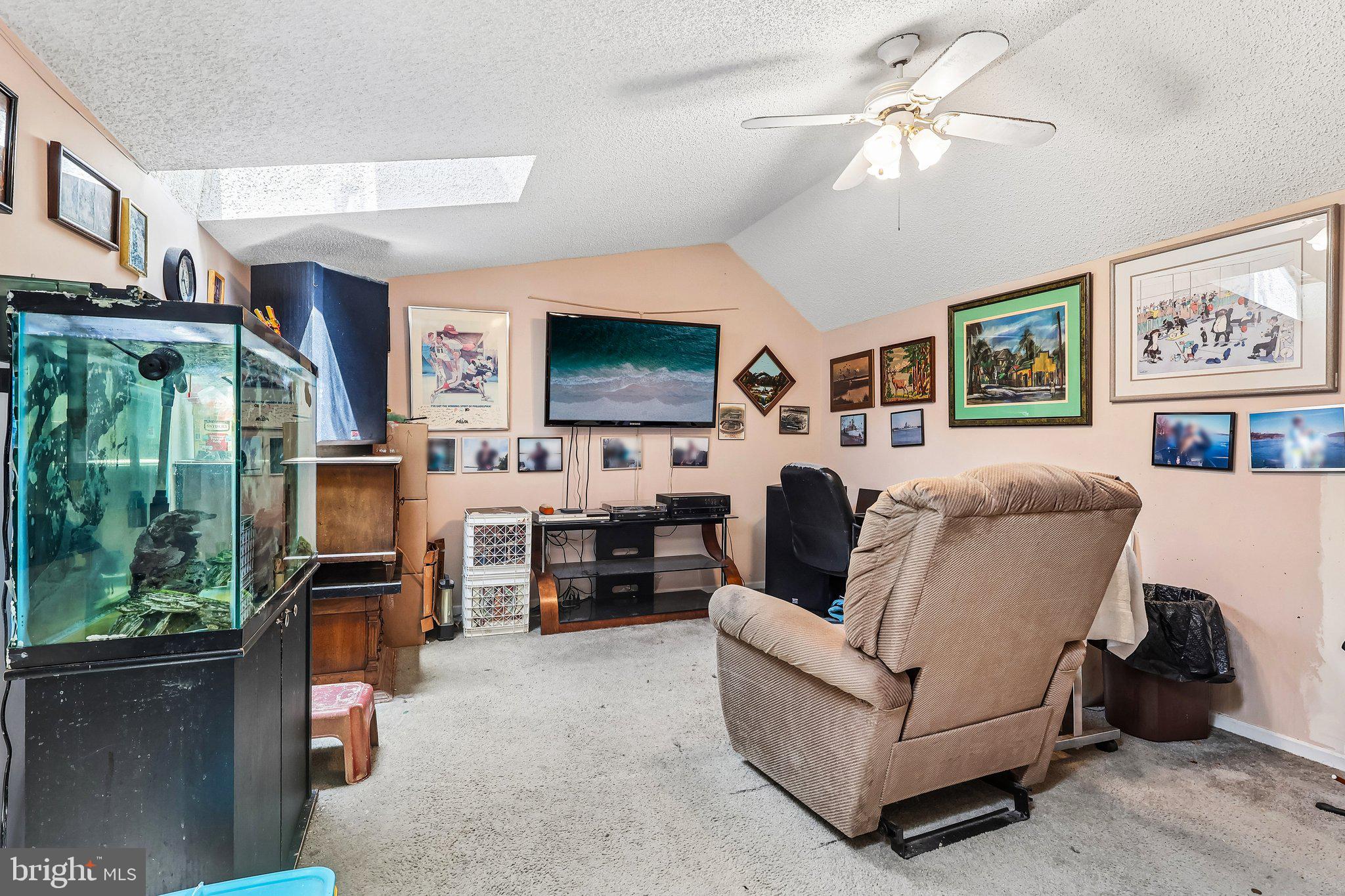 SAW MILL VALLEY - Residential