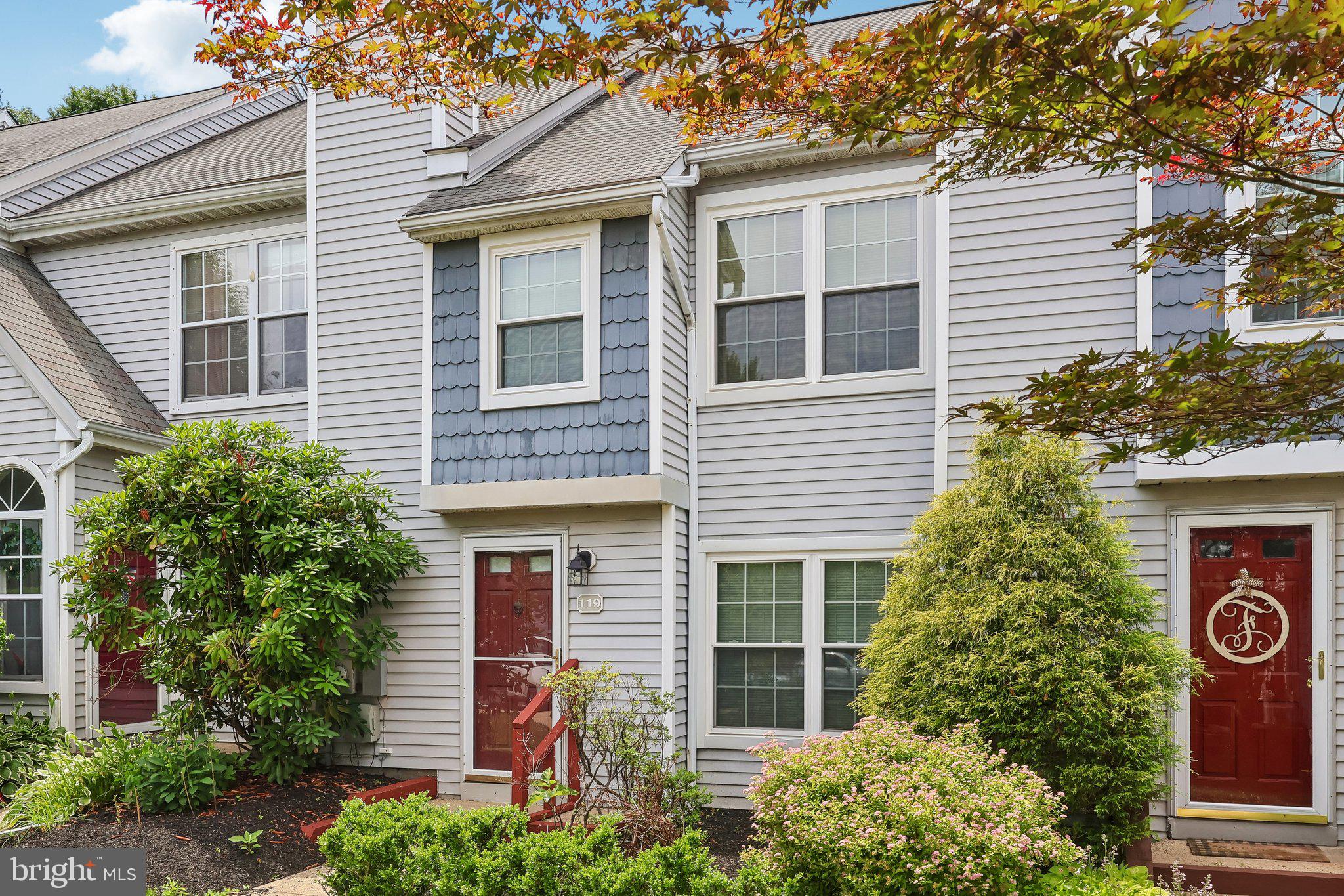 SAW MILL VALLEY - Residential