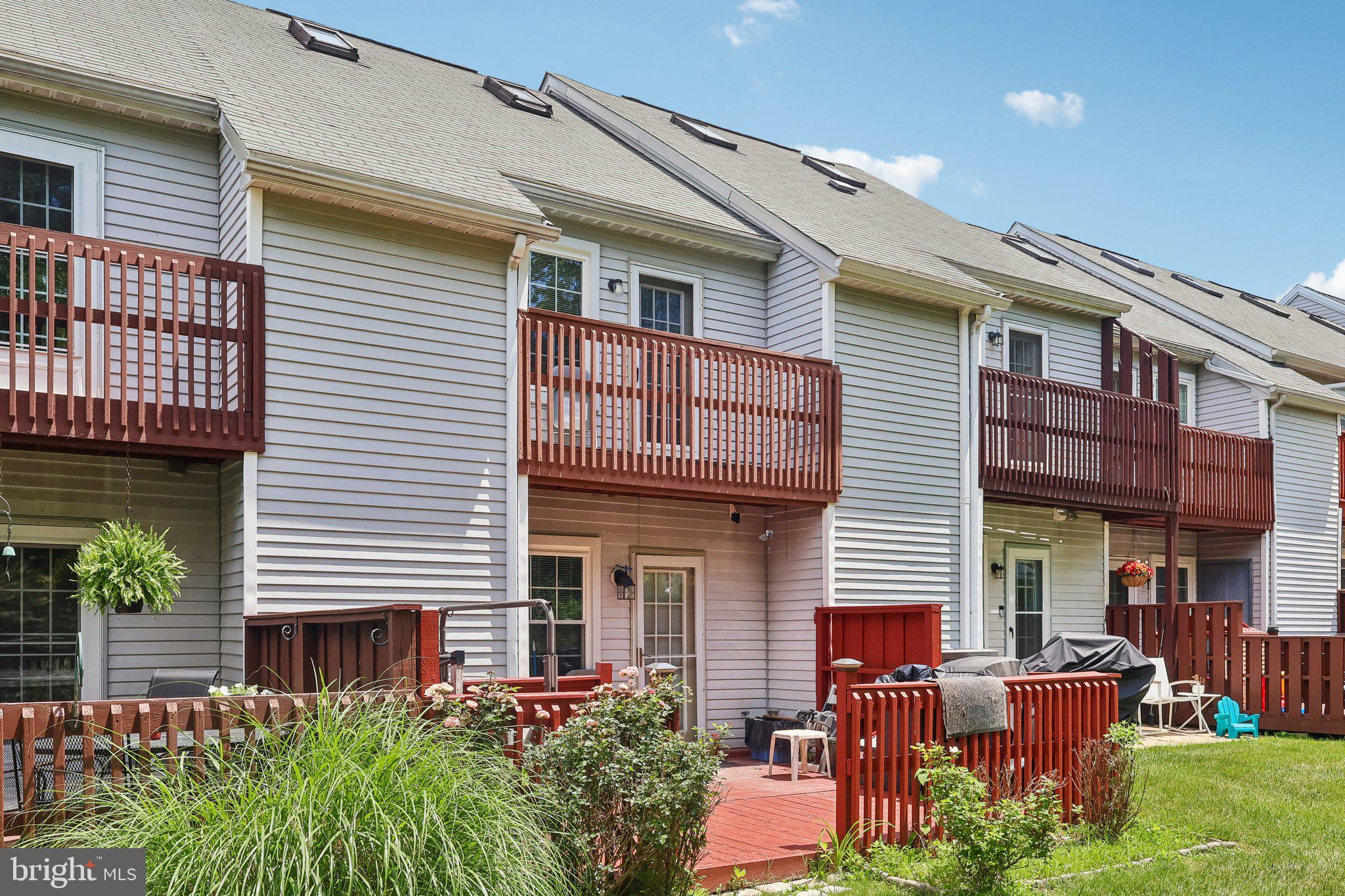 SAW MILL VALLEY - Residential