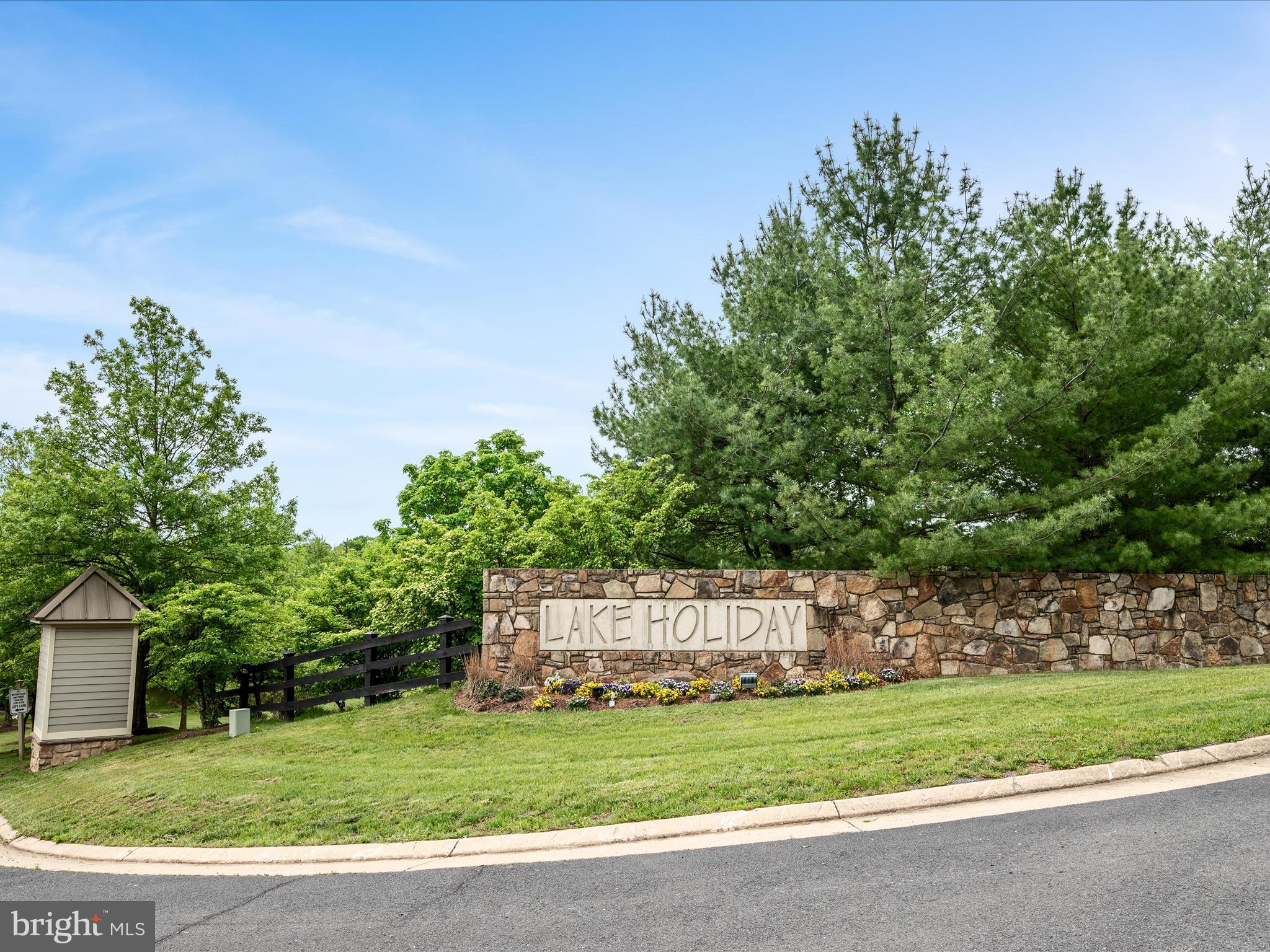 LAKE HOLIDAY ESTATES - Residential