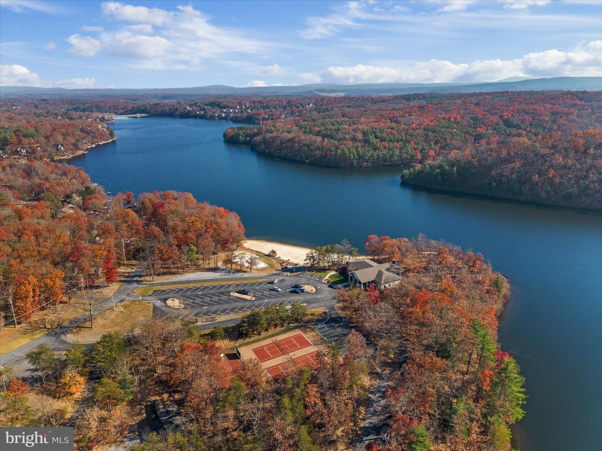 LAKE HOLIDAY ESTATES - Residential
