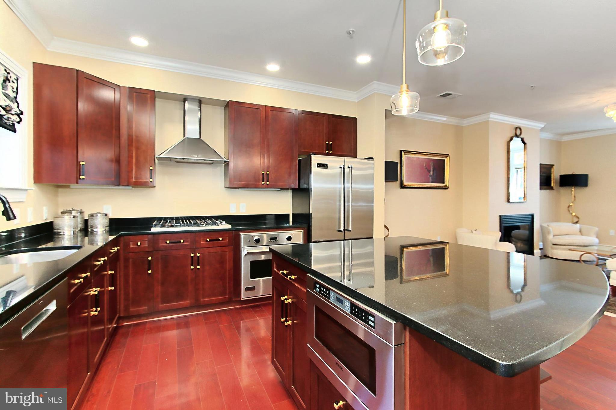 VISTA ON COURTHOUSE - Residential